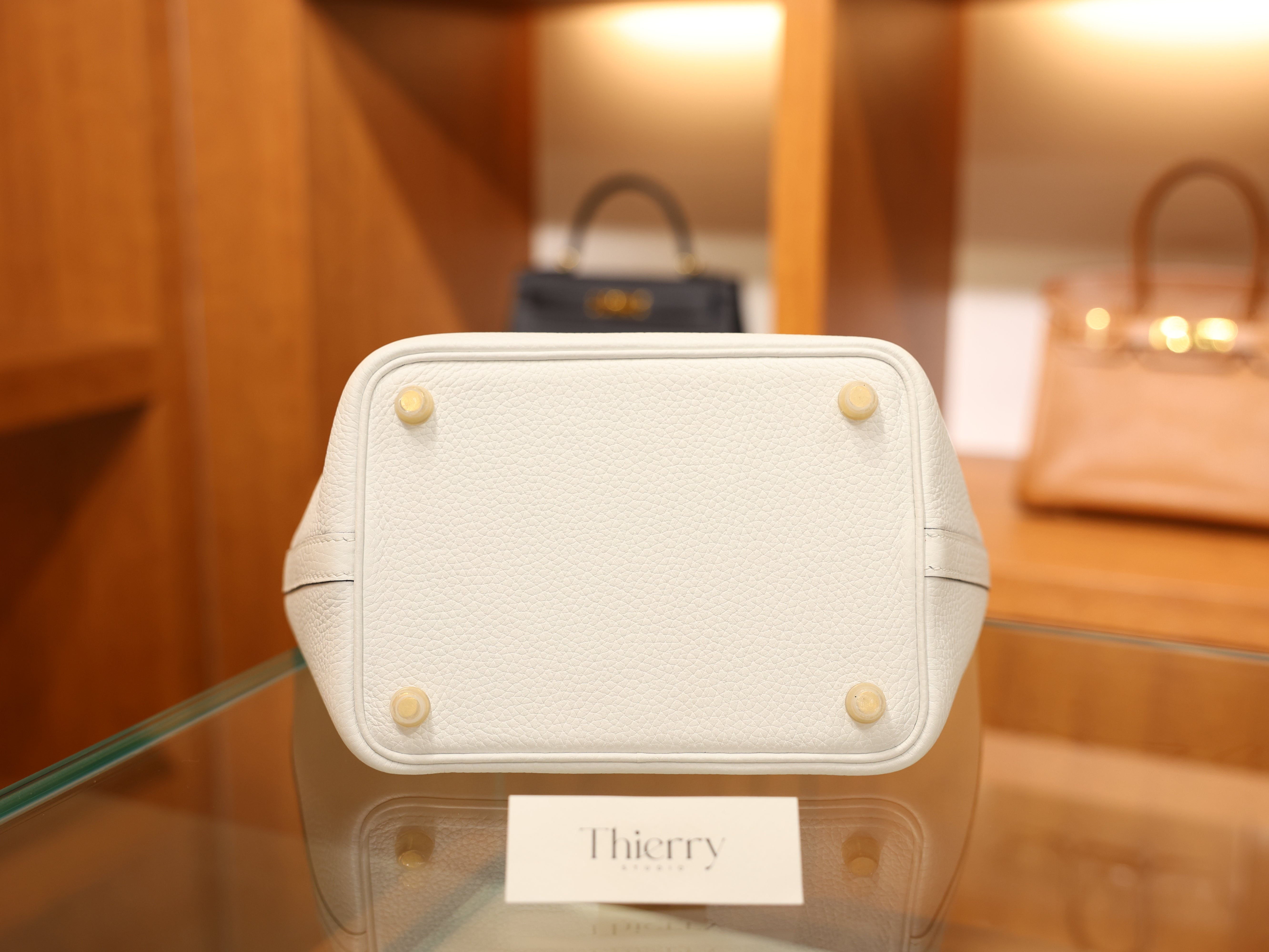 피코탄 18 끌레망스 뉴 화이트 금장