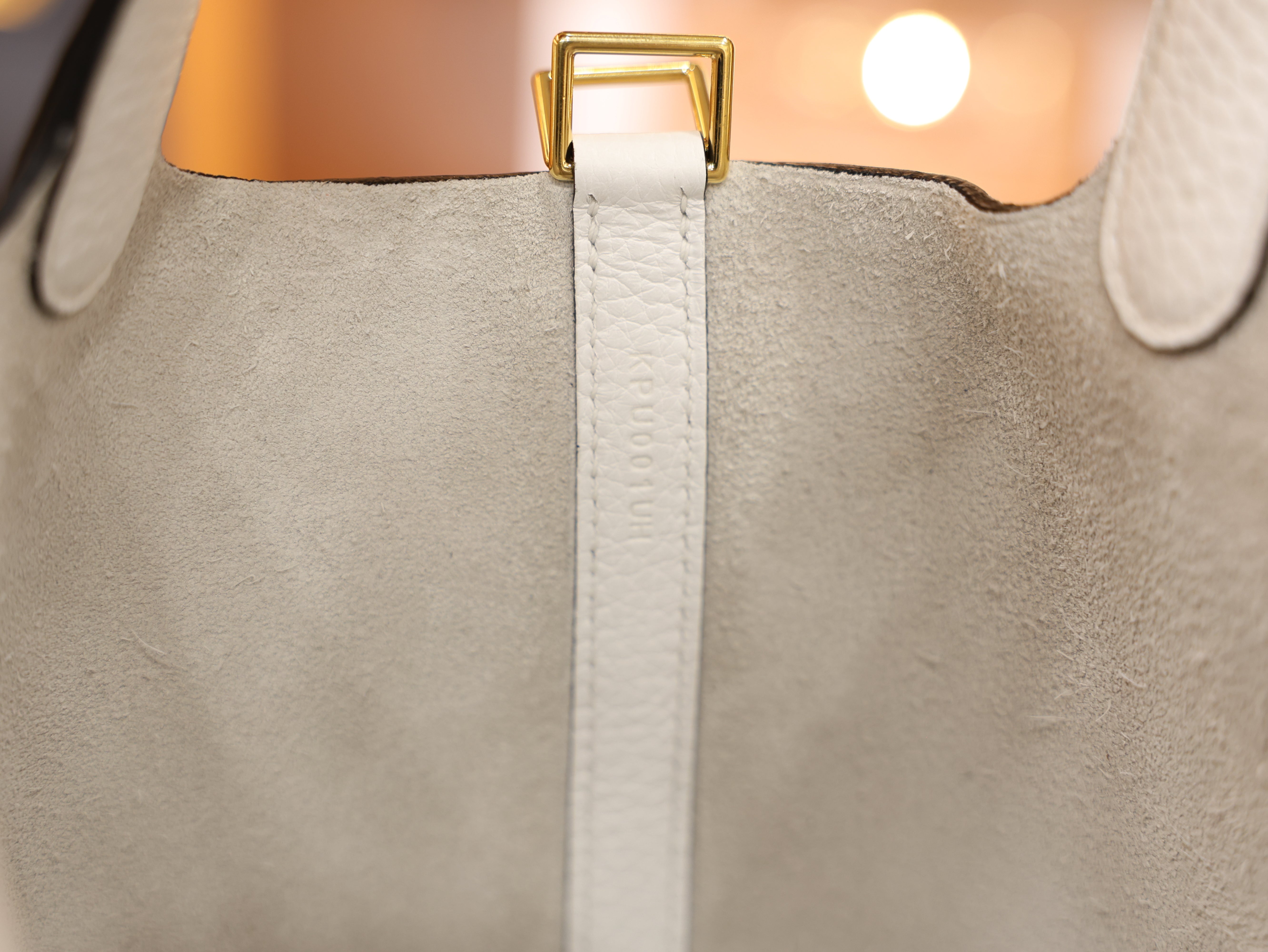 피코탄 18 끌레망스 뉴 화이트 금장