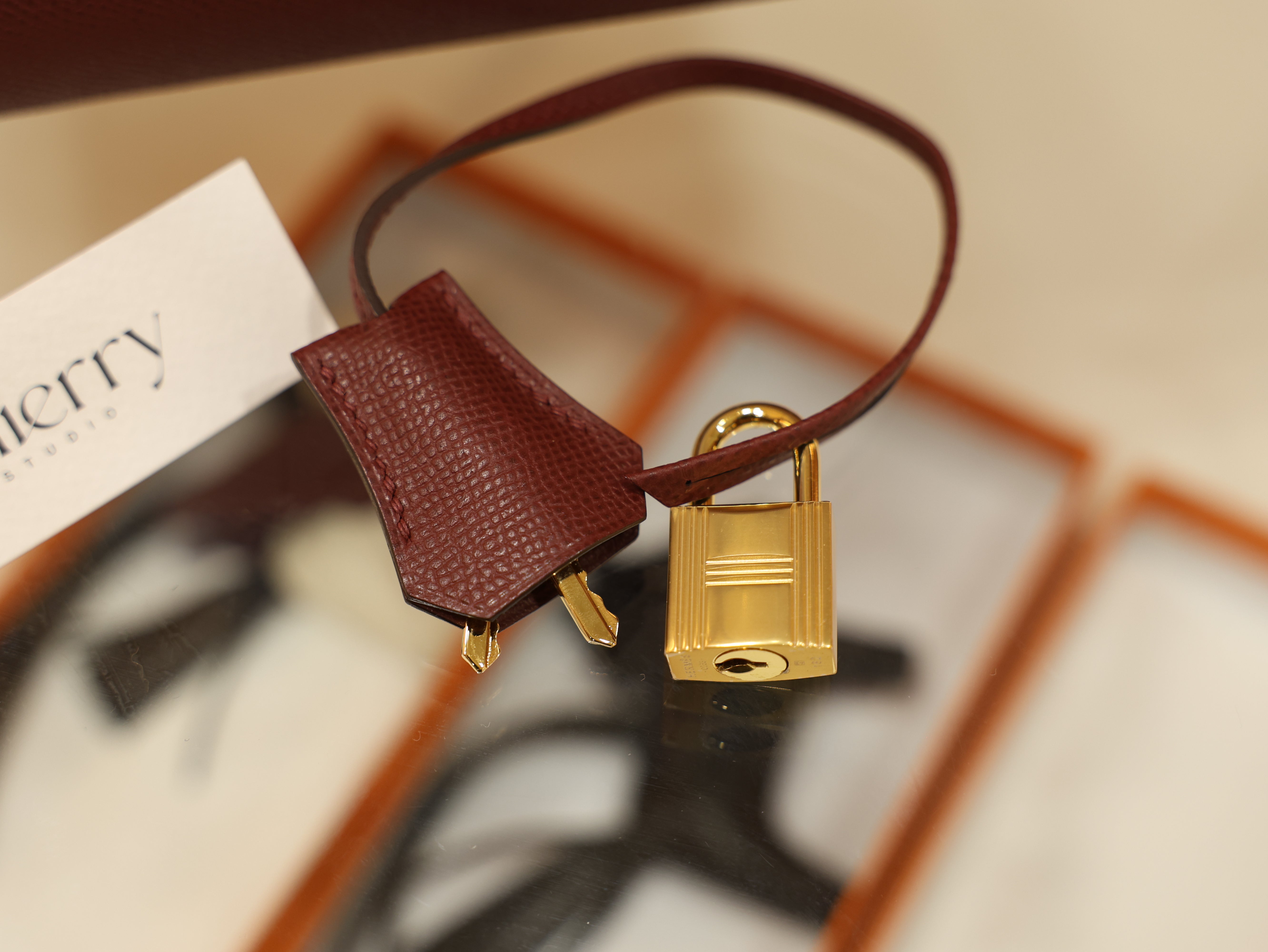 버킨 30 앱송 르투르네 루즈아쉬 금장