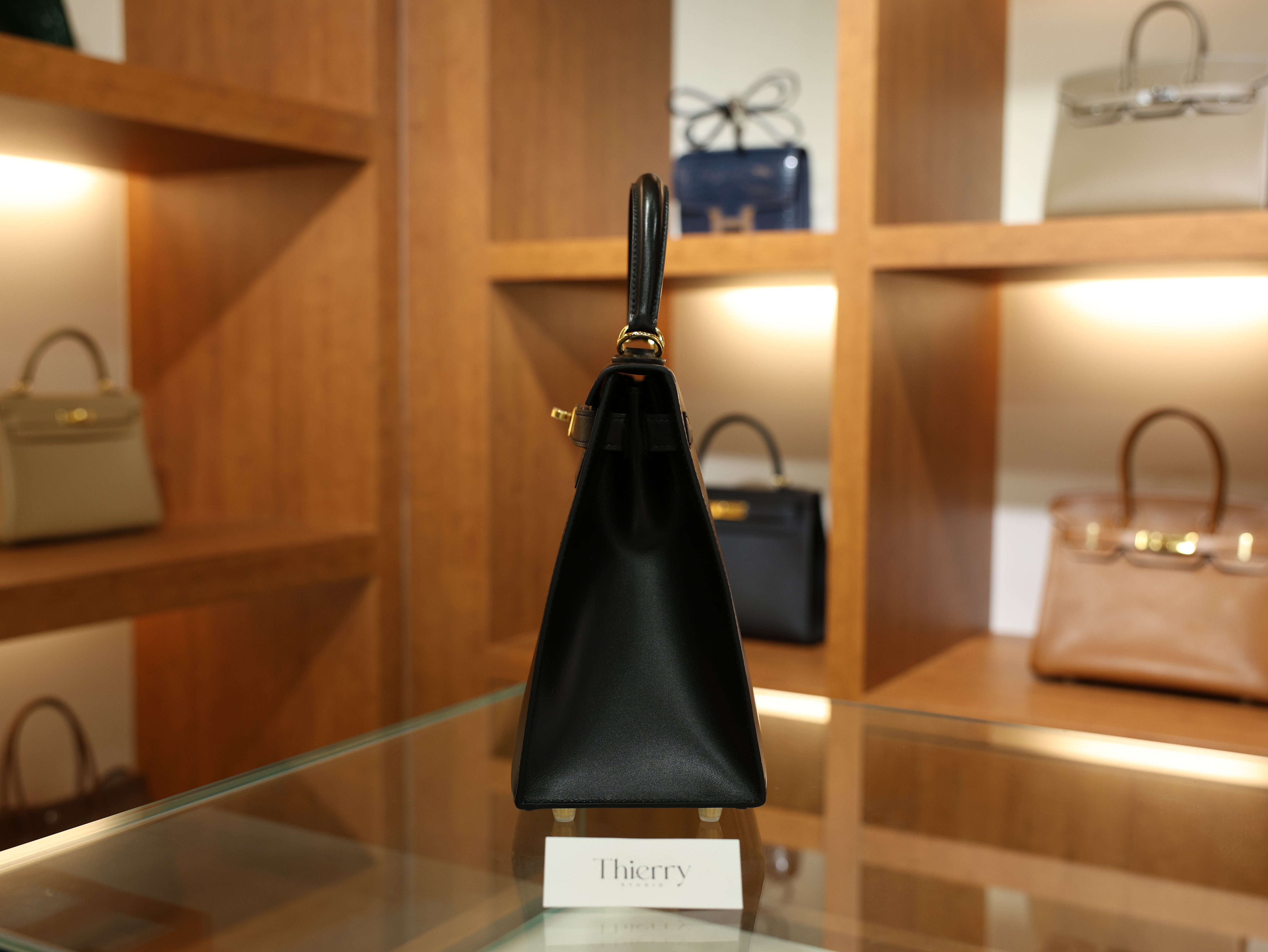 켈리 28 복스 셀리에 블랙 금장