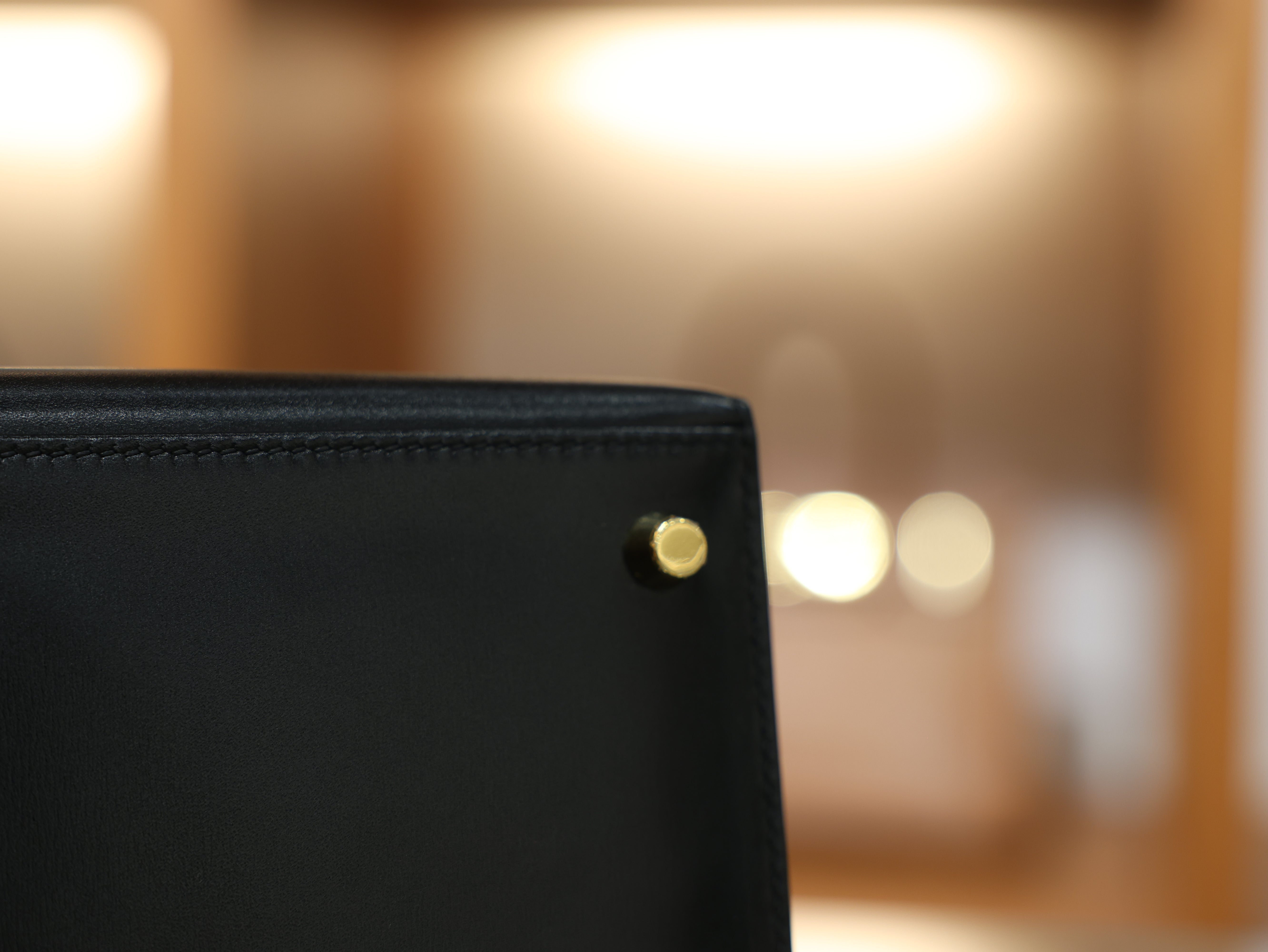 켈리 28 복스 셀리에 블랙 금장