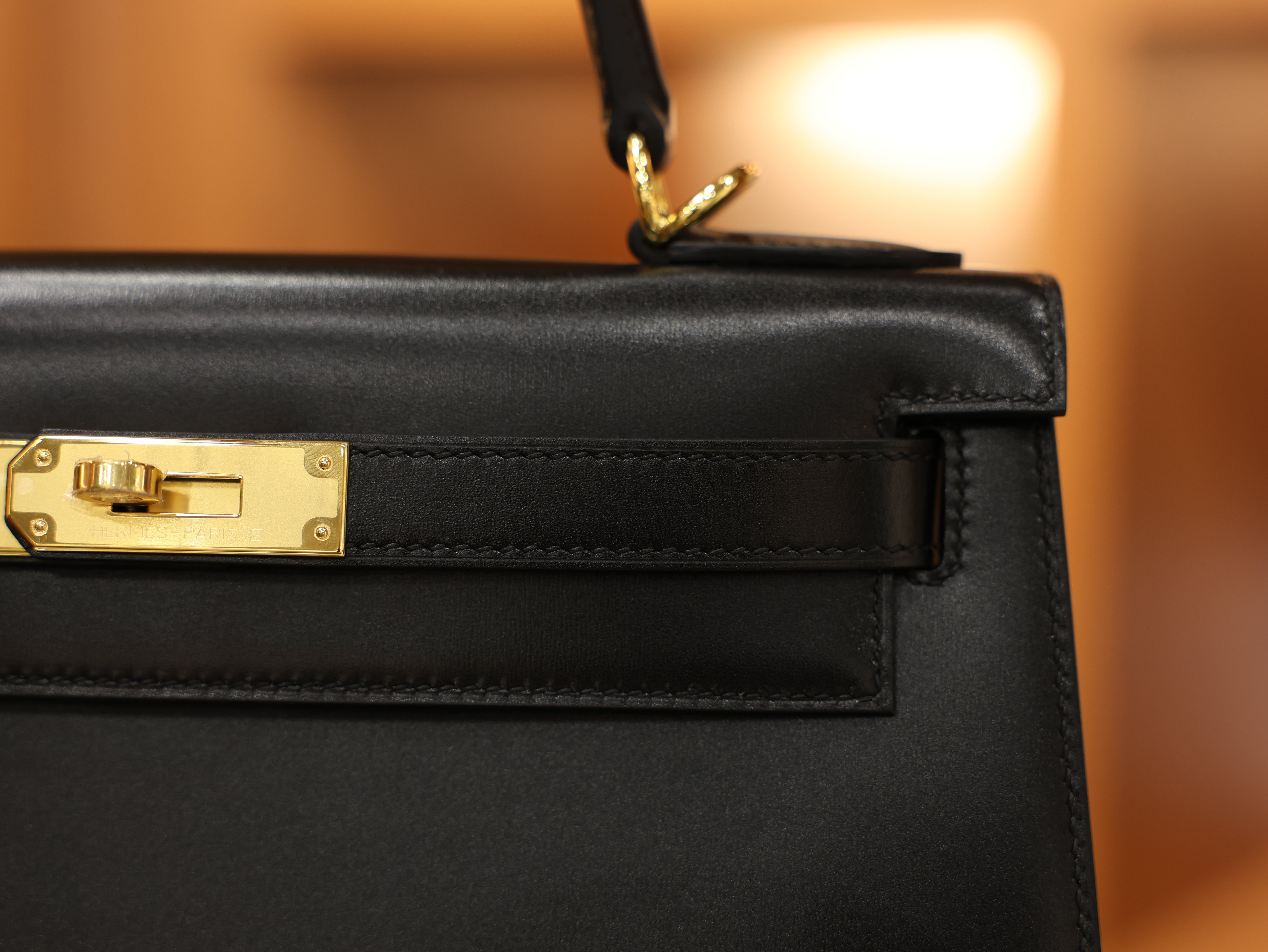 켈리 28 복스 셀리에 블랙 금장