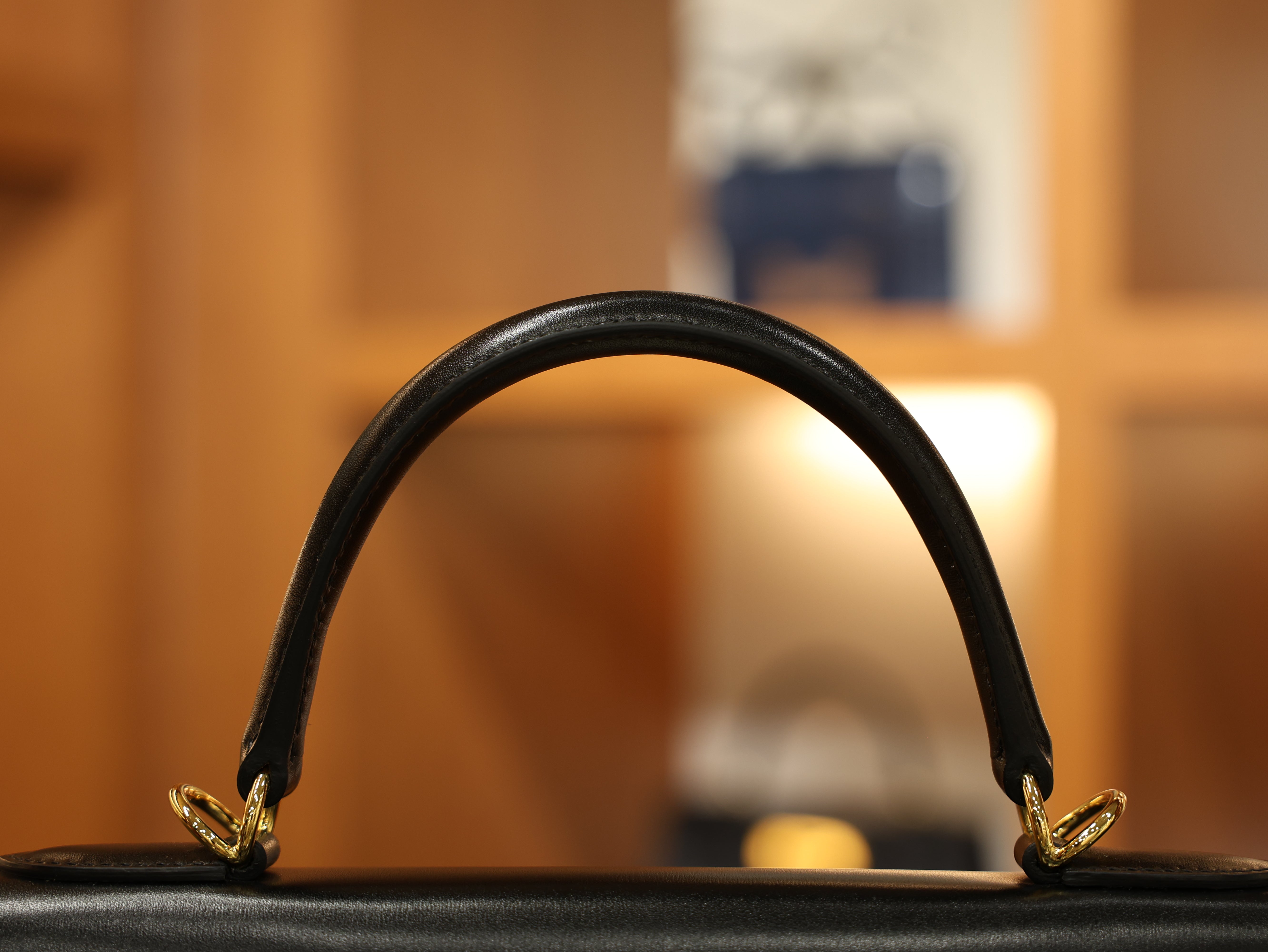 켈리 28 복스 셀리에 블랙 금장