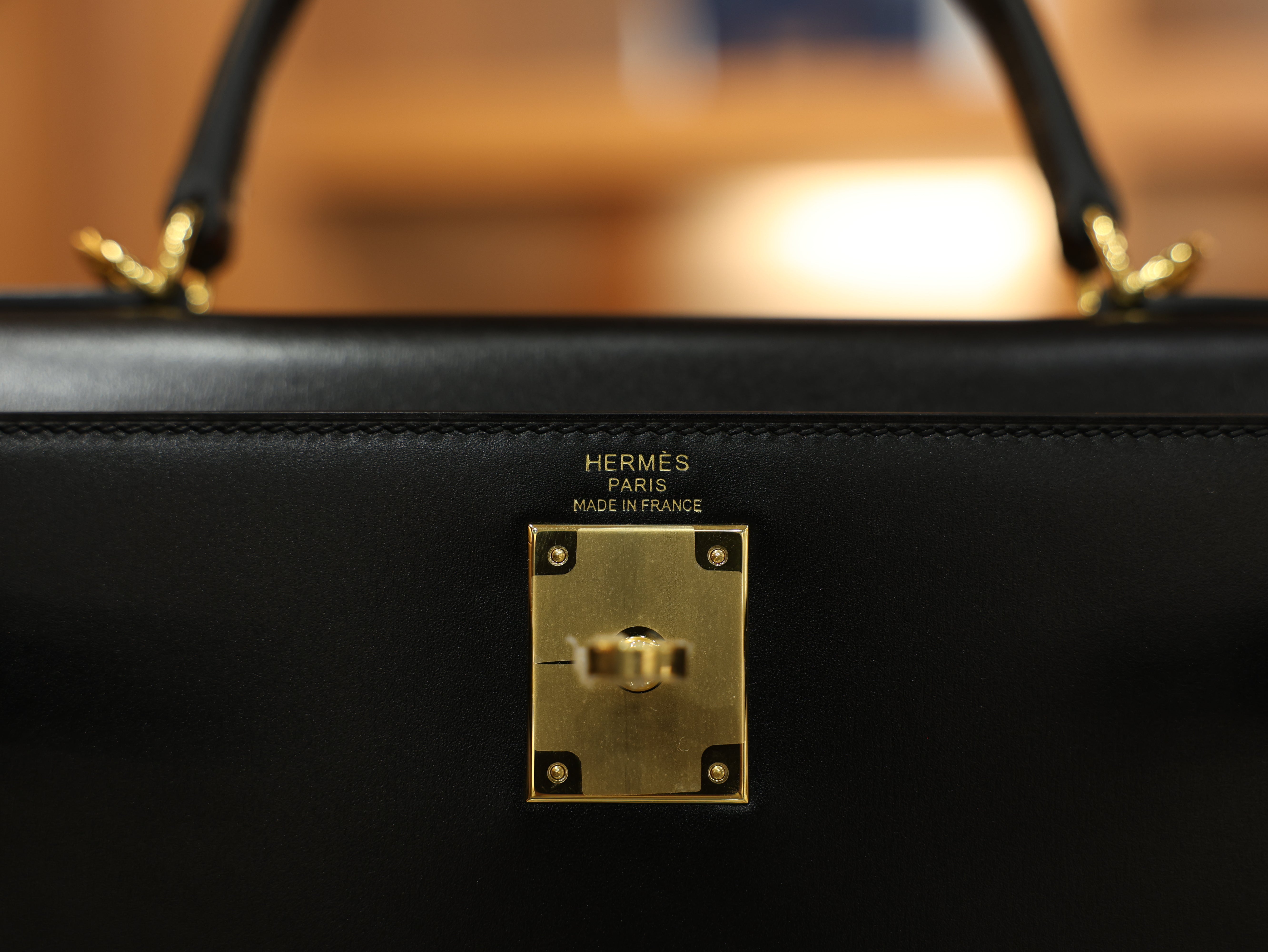 켈리 28 복스 셀리에 블랙 금장