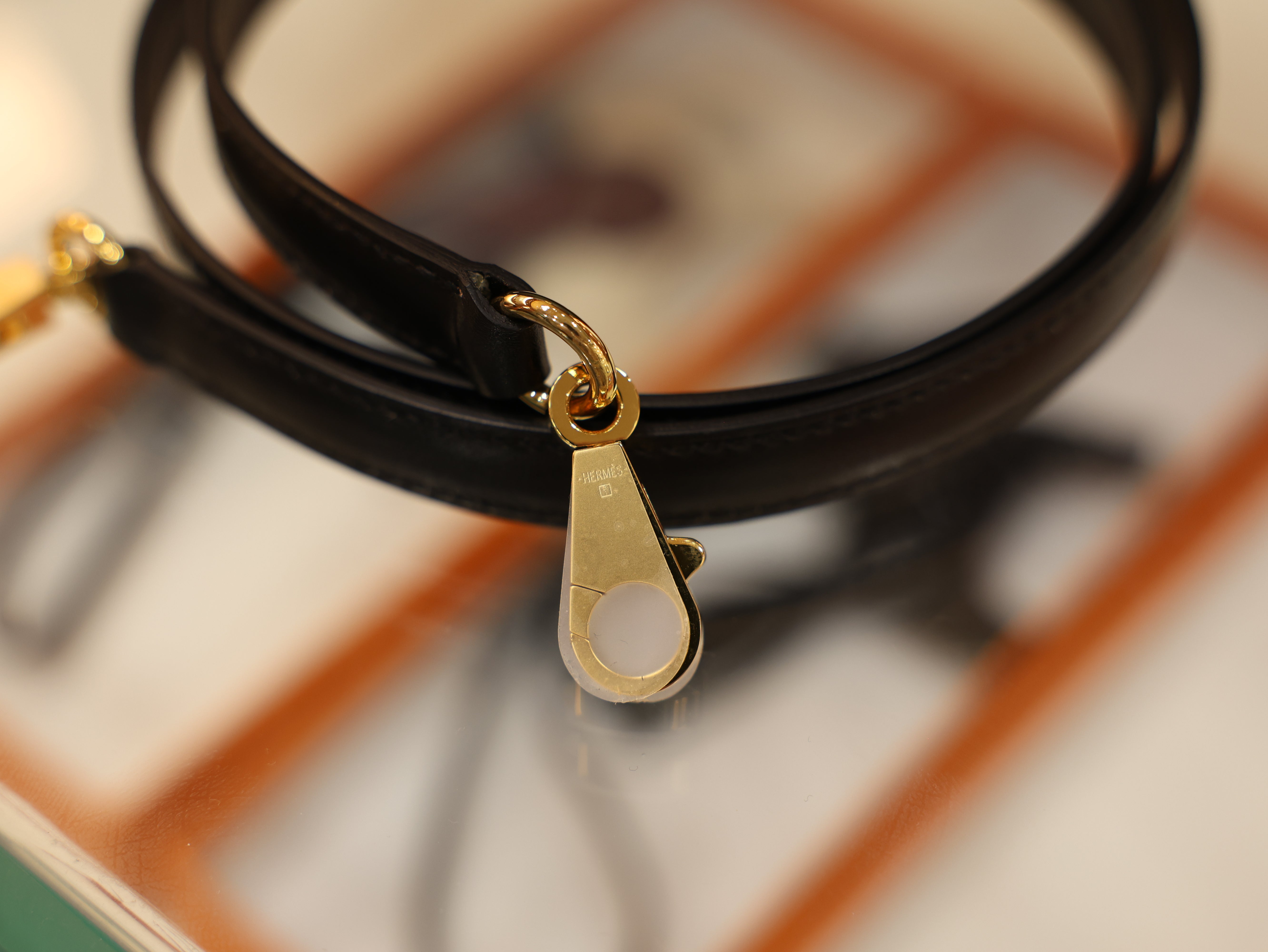 켈리 28 복스 셀리에 블랙 금장