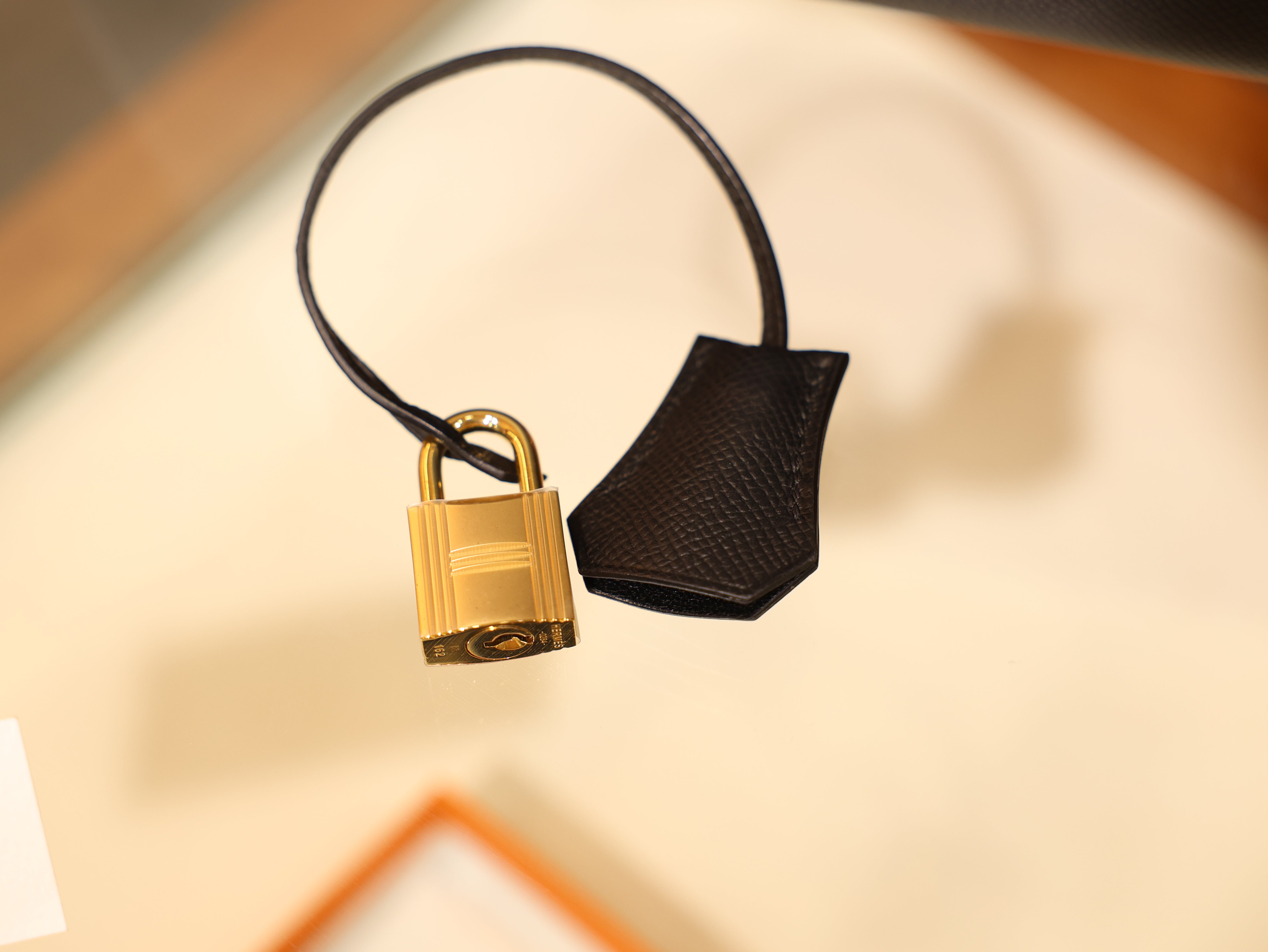 켈리 25 앱송 블랙 금장