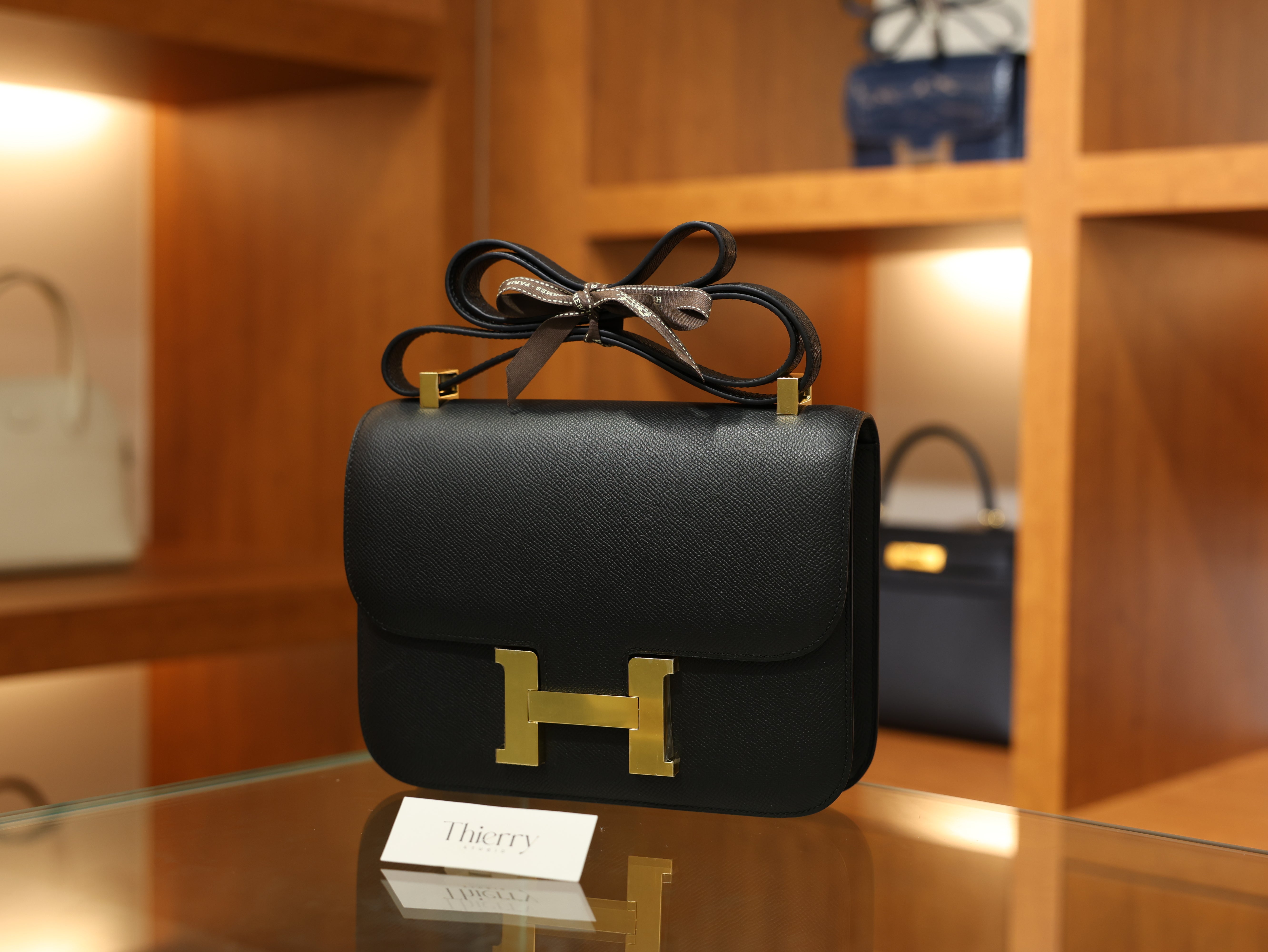 콘스탄스 1-24 앱송 블랙 금장