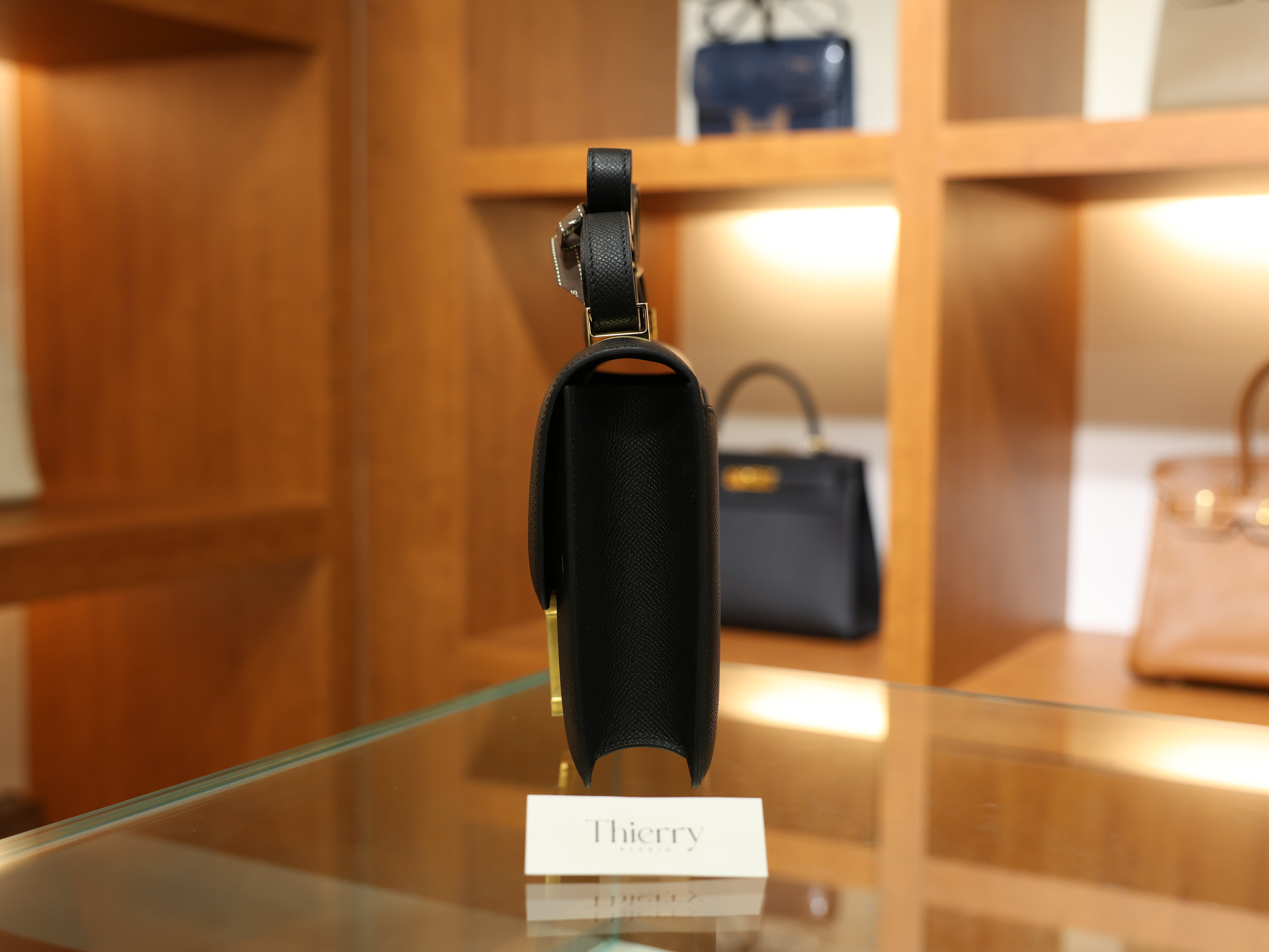 콘스탄스 1-24 앱송 블랙 금장