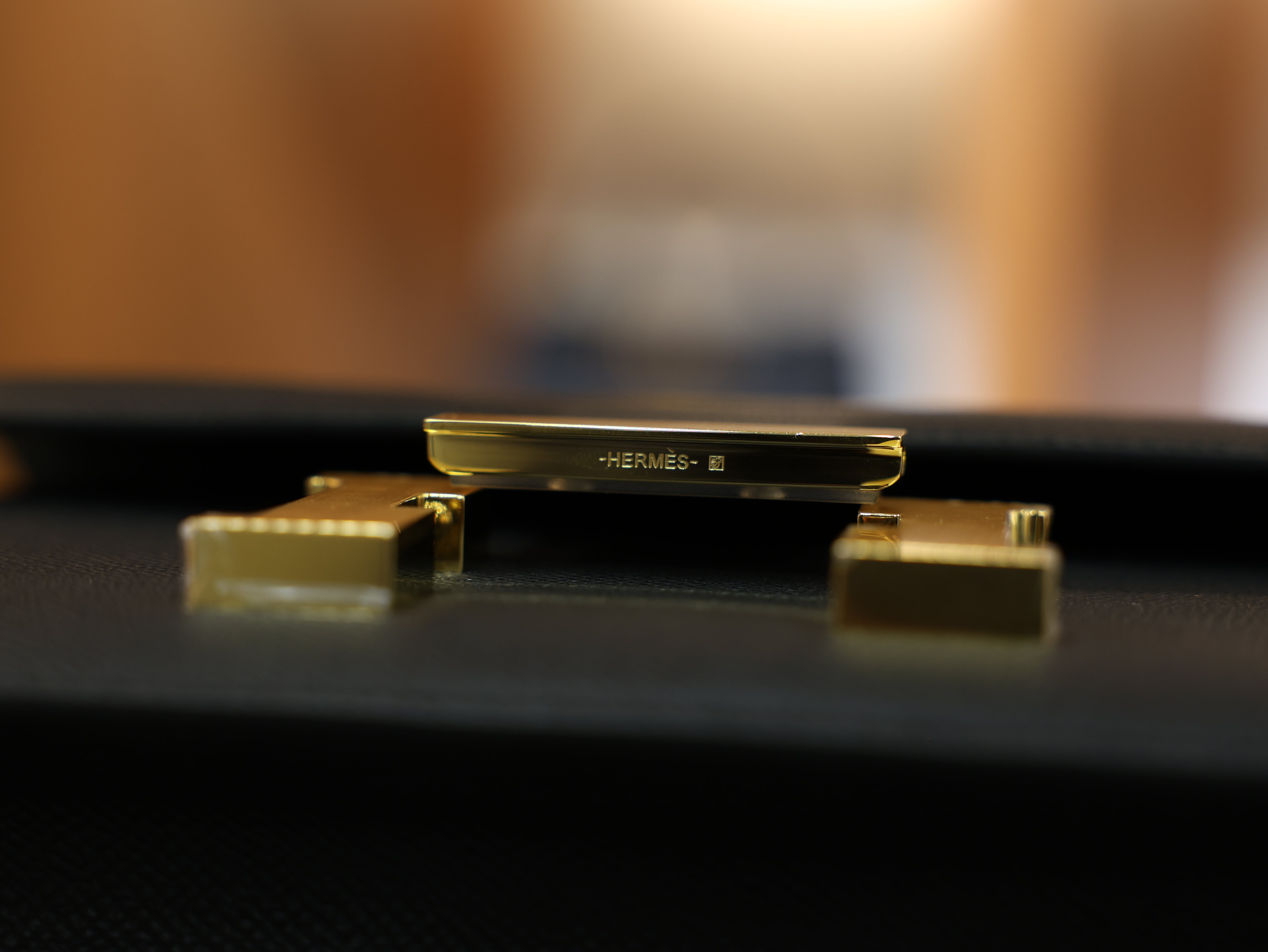 콘스탄스 1-24 앱송 블랙 금장