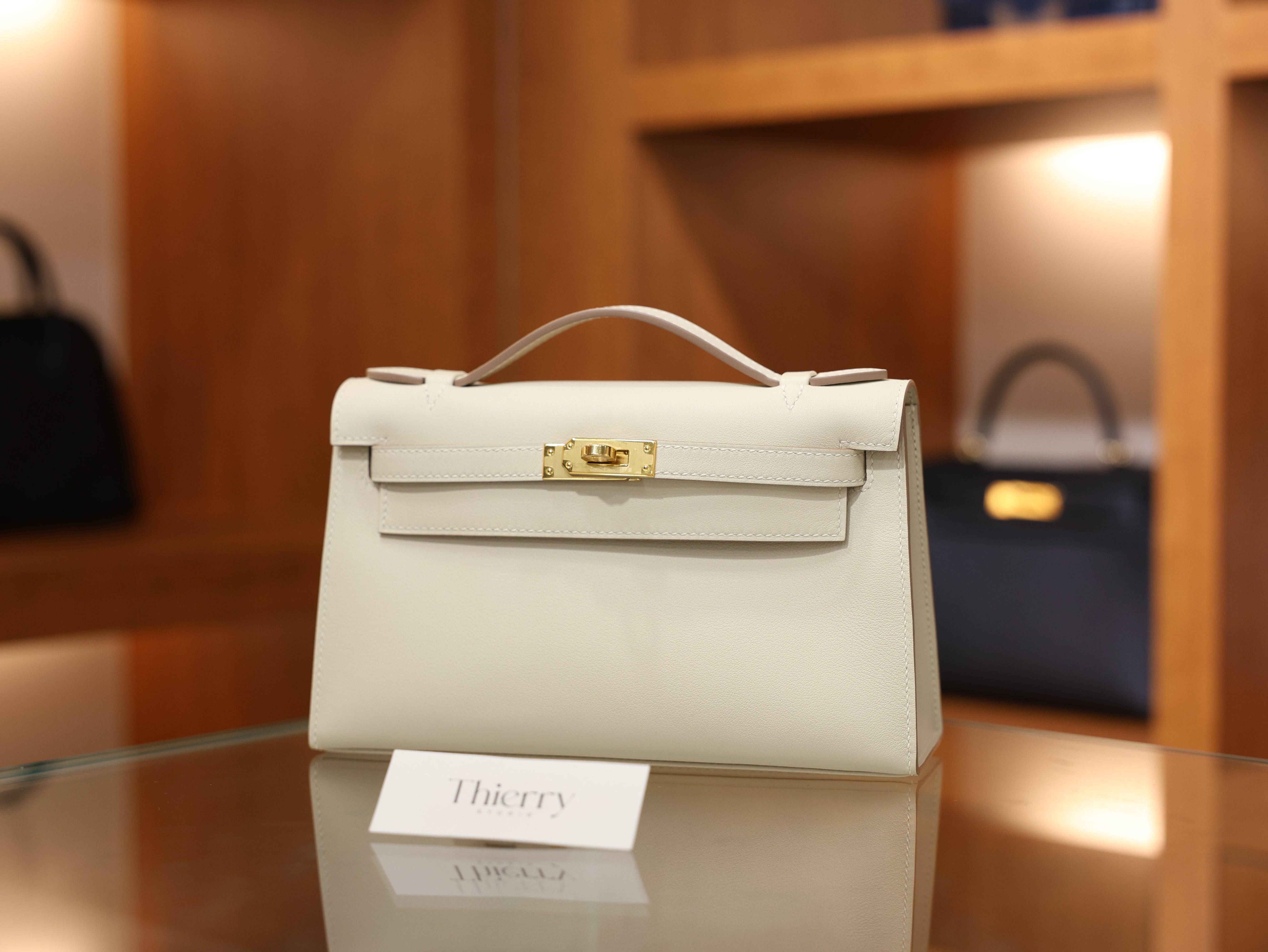 켈리 포쉐트 스위프트 끄레 금장