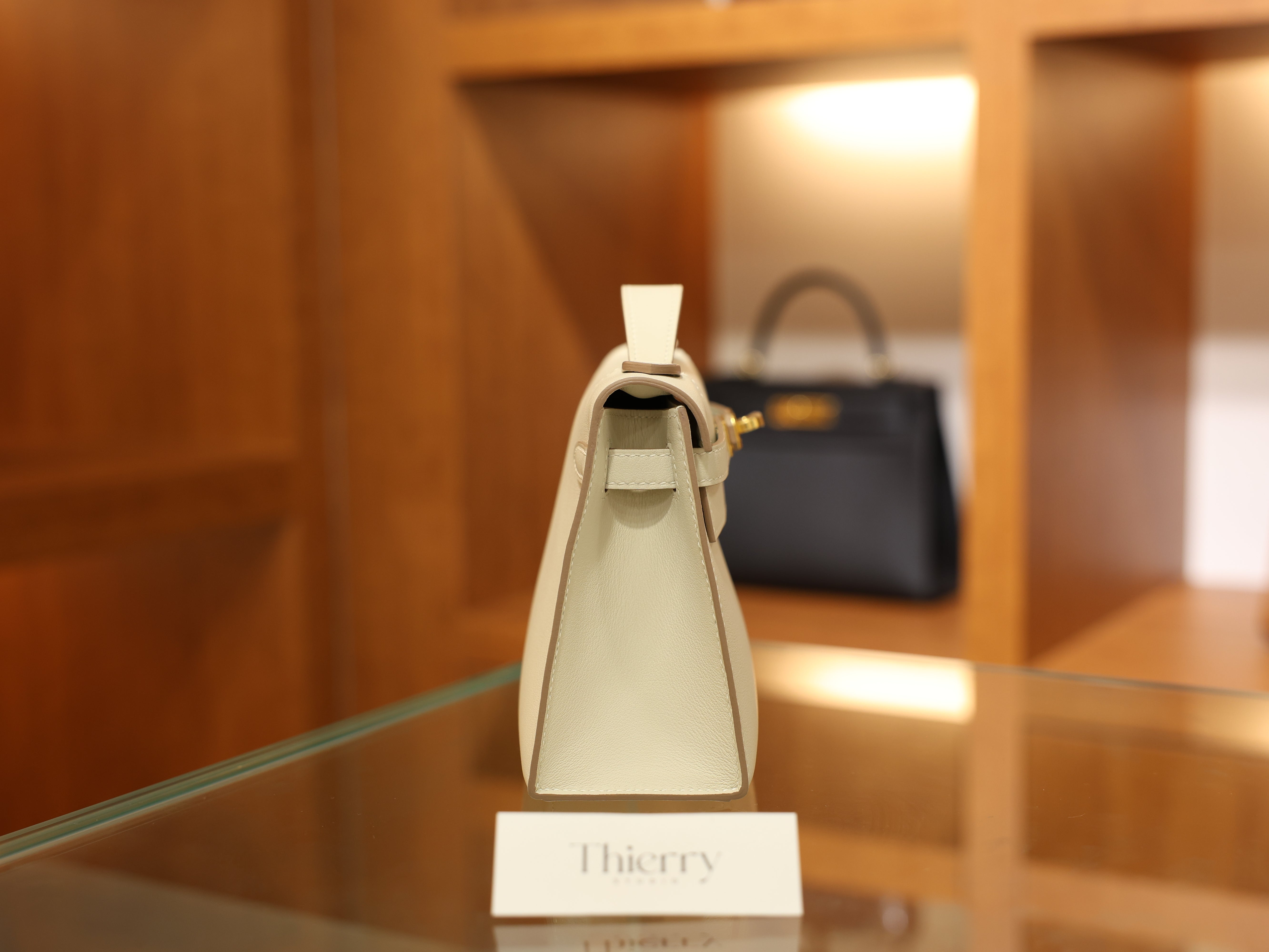 켈리 포쉐트 스위프트 끄레 금장