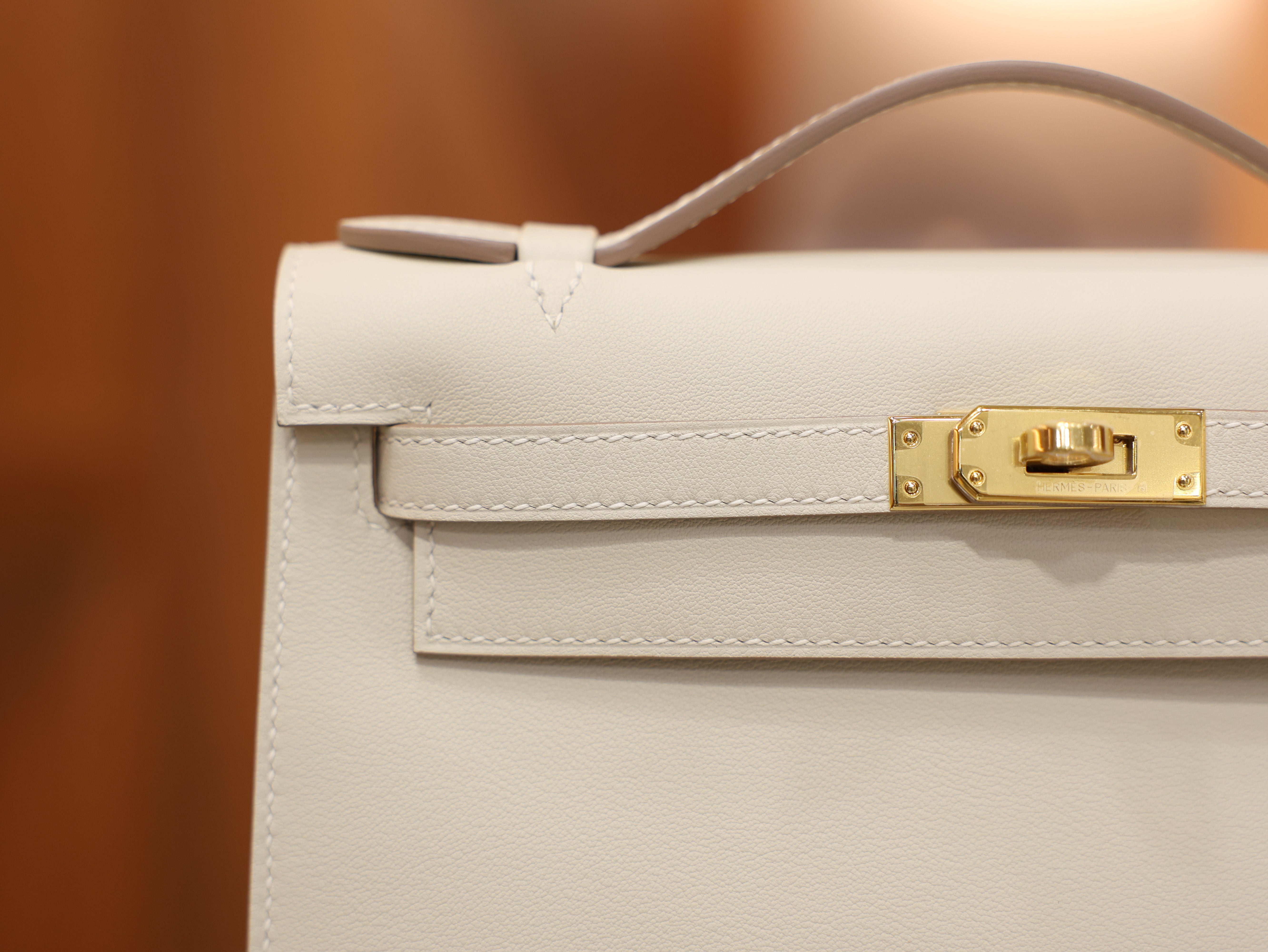 켈리 포쉐트 스위프트 끄레 금장