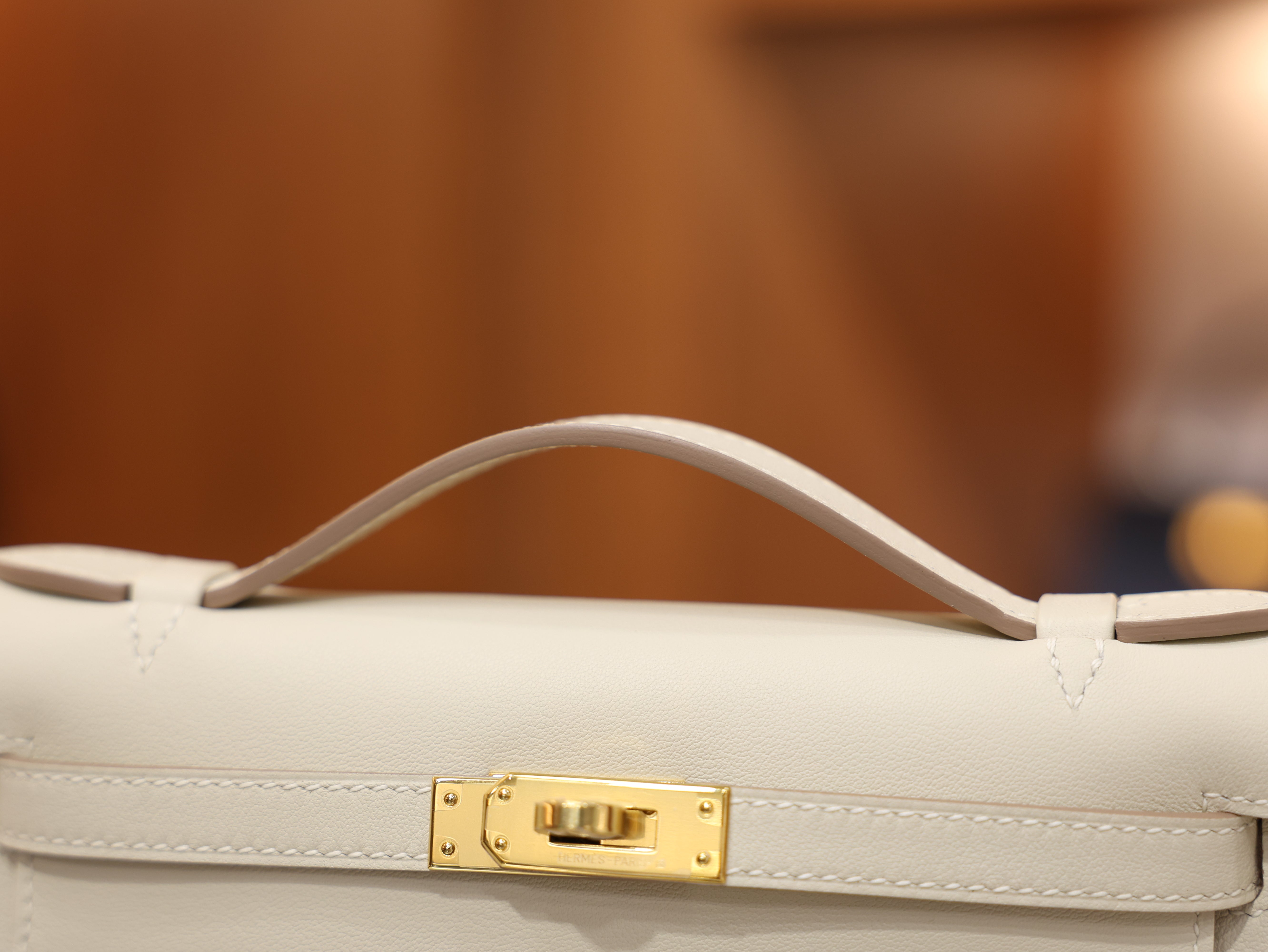 켈리 포쉐트 스위프트 끄레 금장