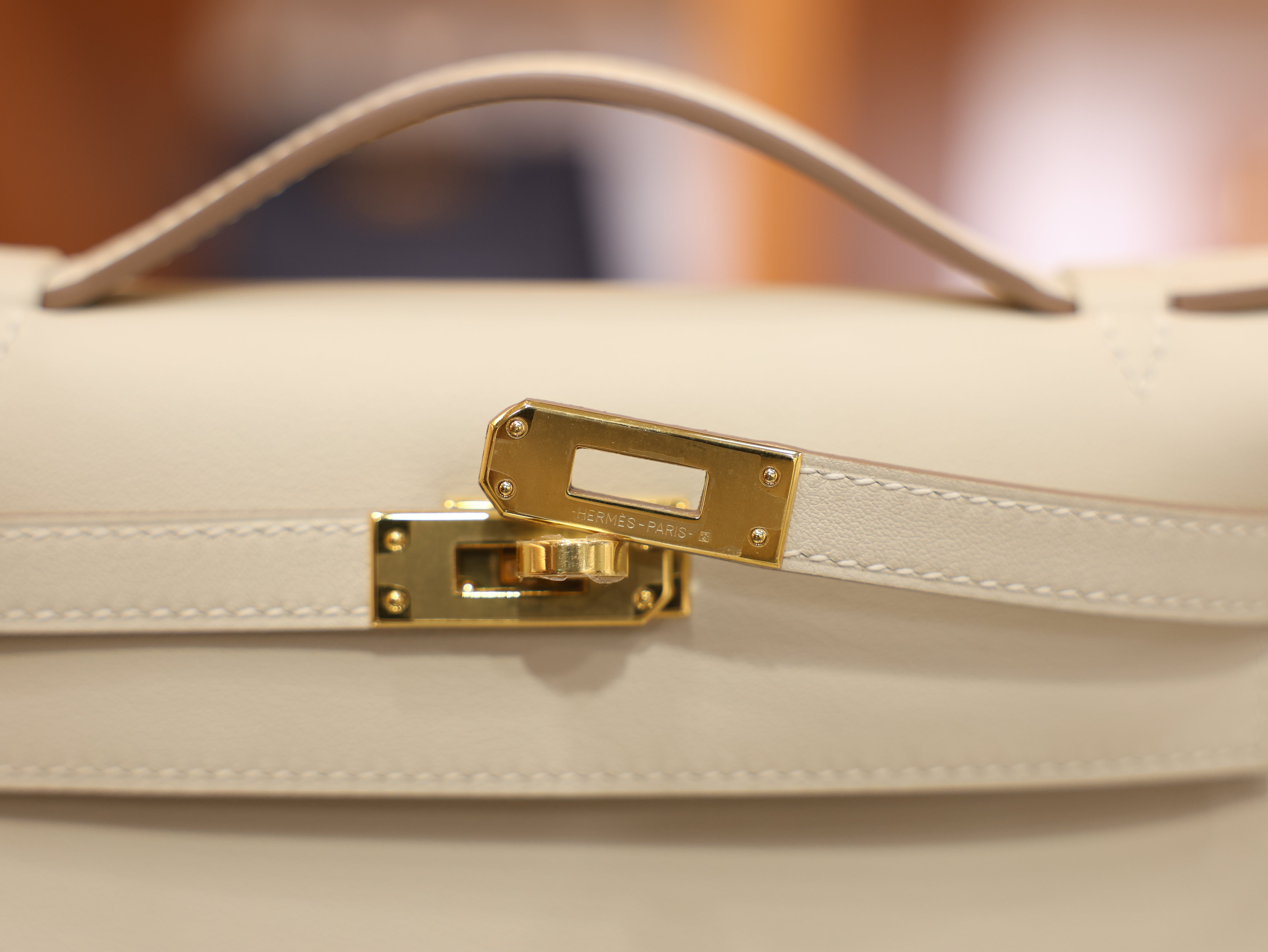 켈리 포쉐트 스위프트 끄레 금장