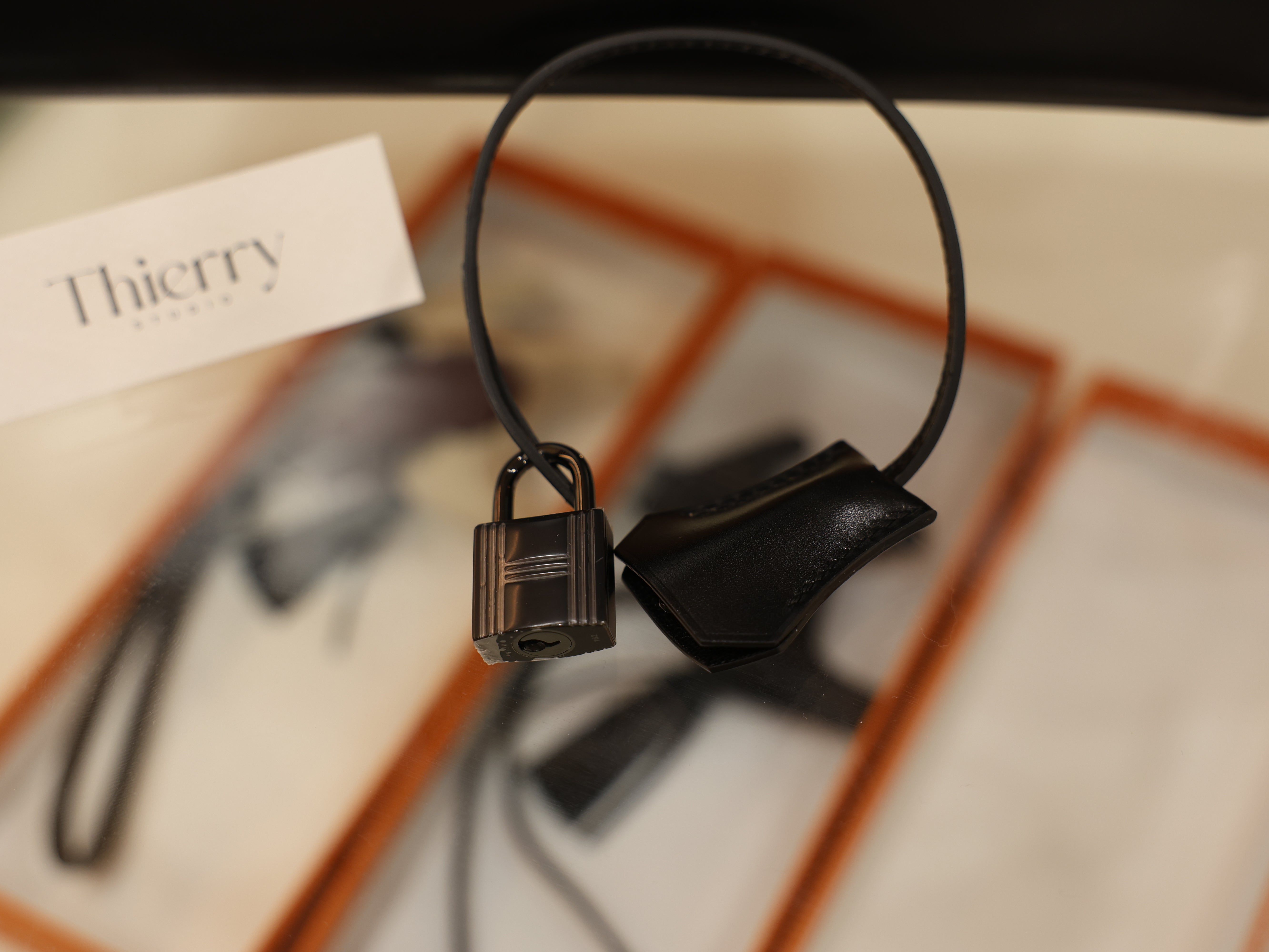 버킨 30 복스 르투르네 쏘블랙