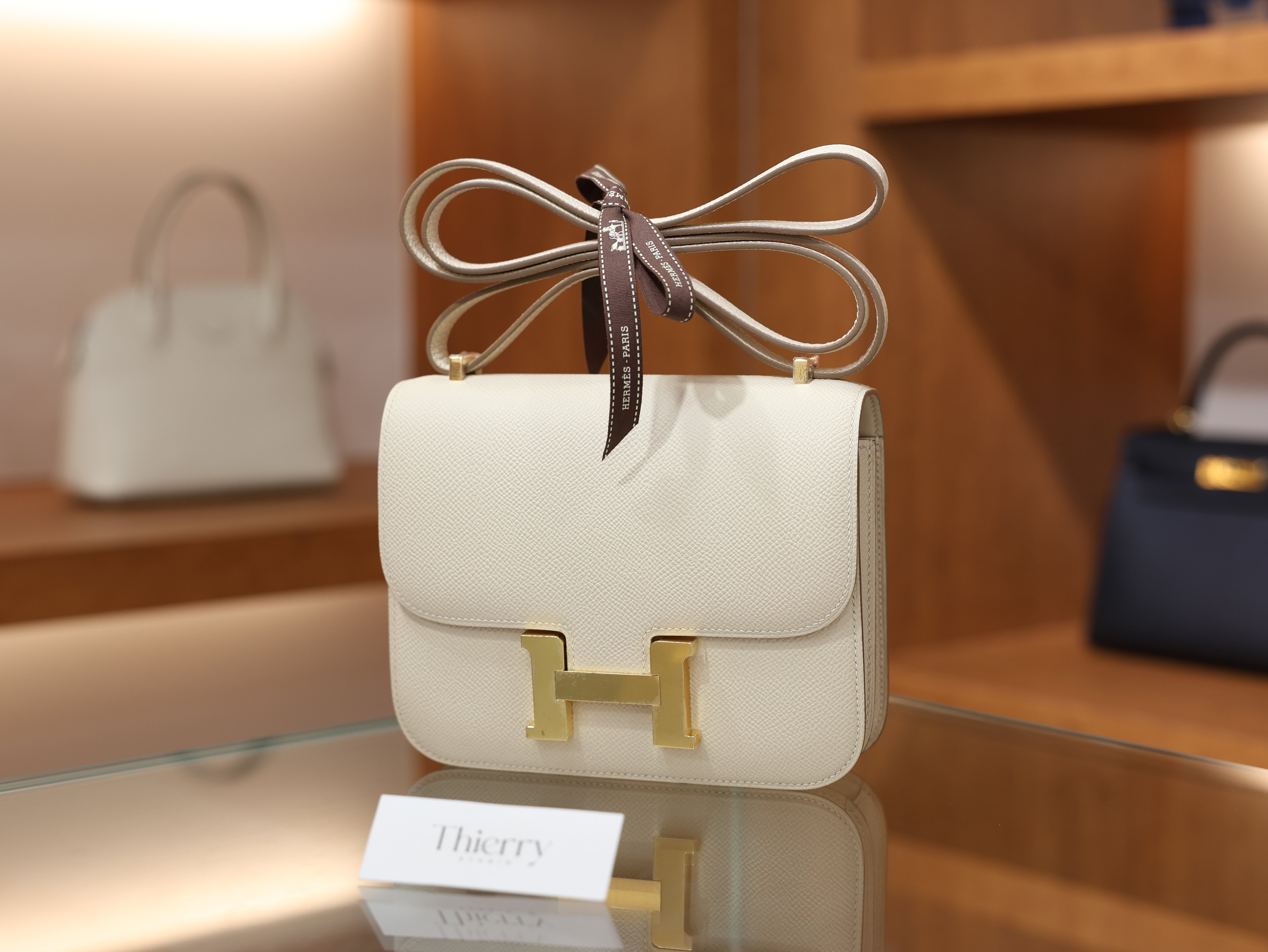 콘스탄스 18 앱송 끄레 금장