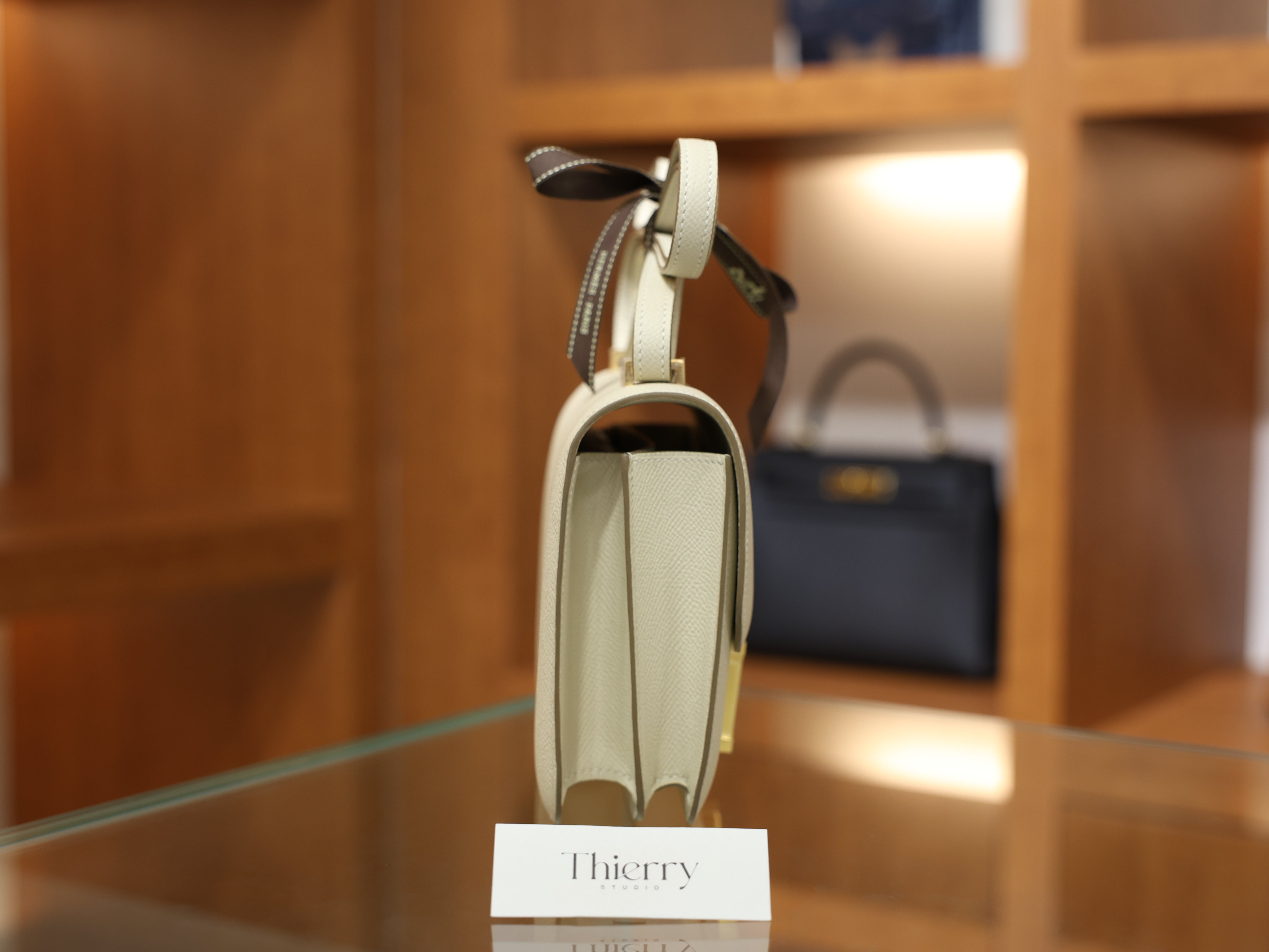 콘스탄스 18 앱송 끄레 금장