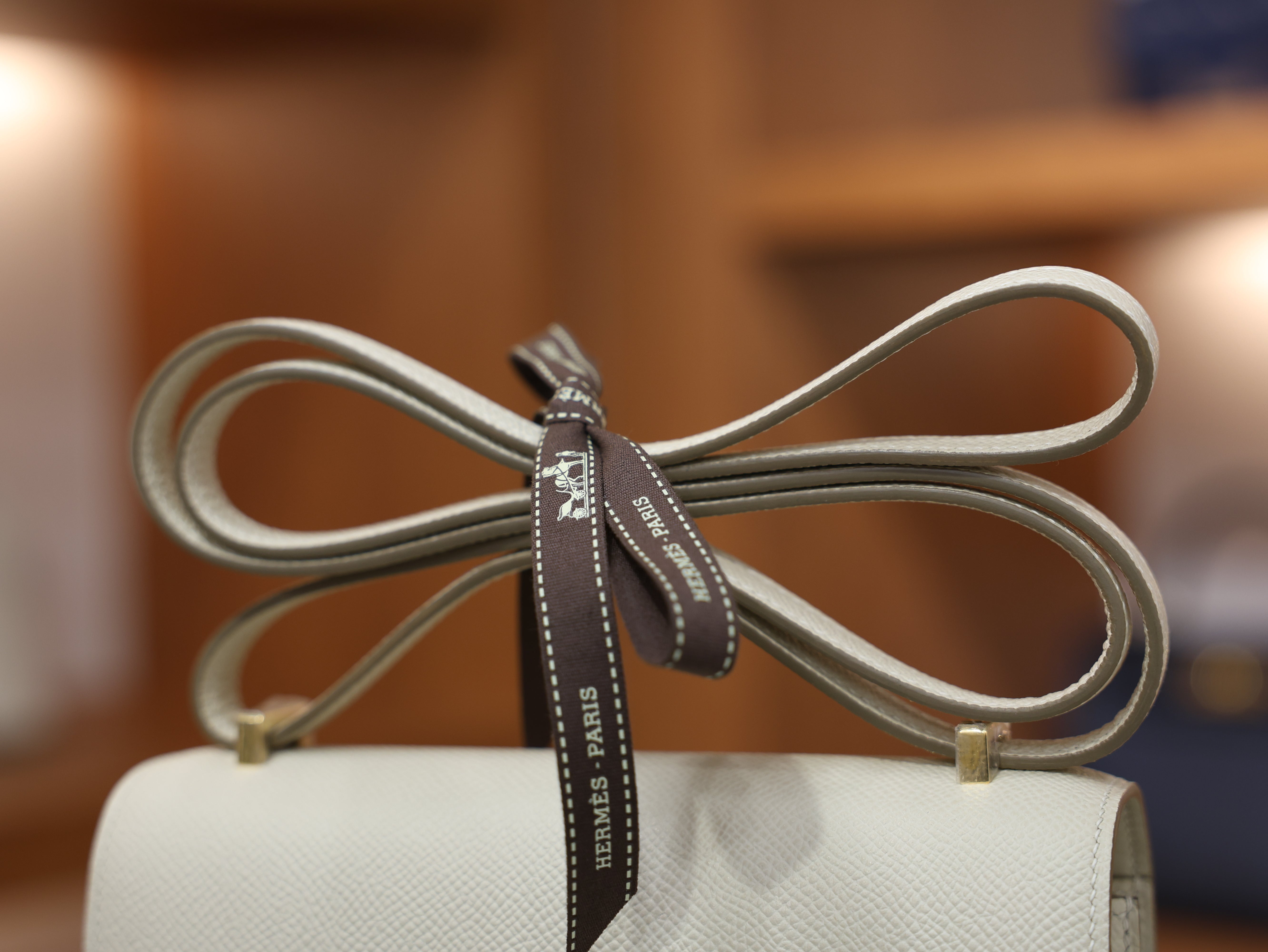 콘스탄스 18 앱송 끄레 금장