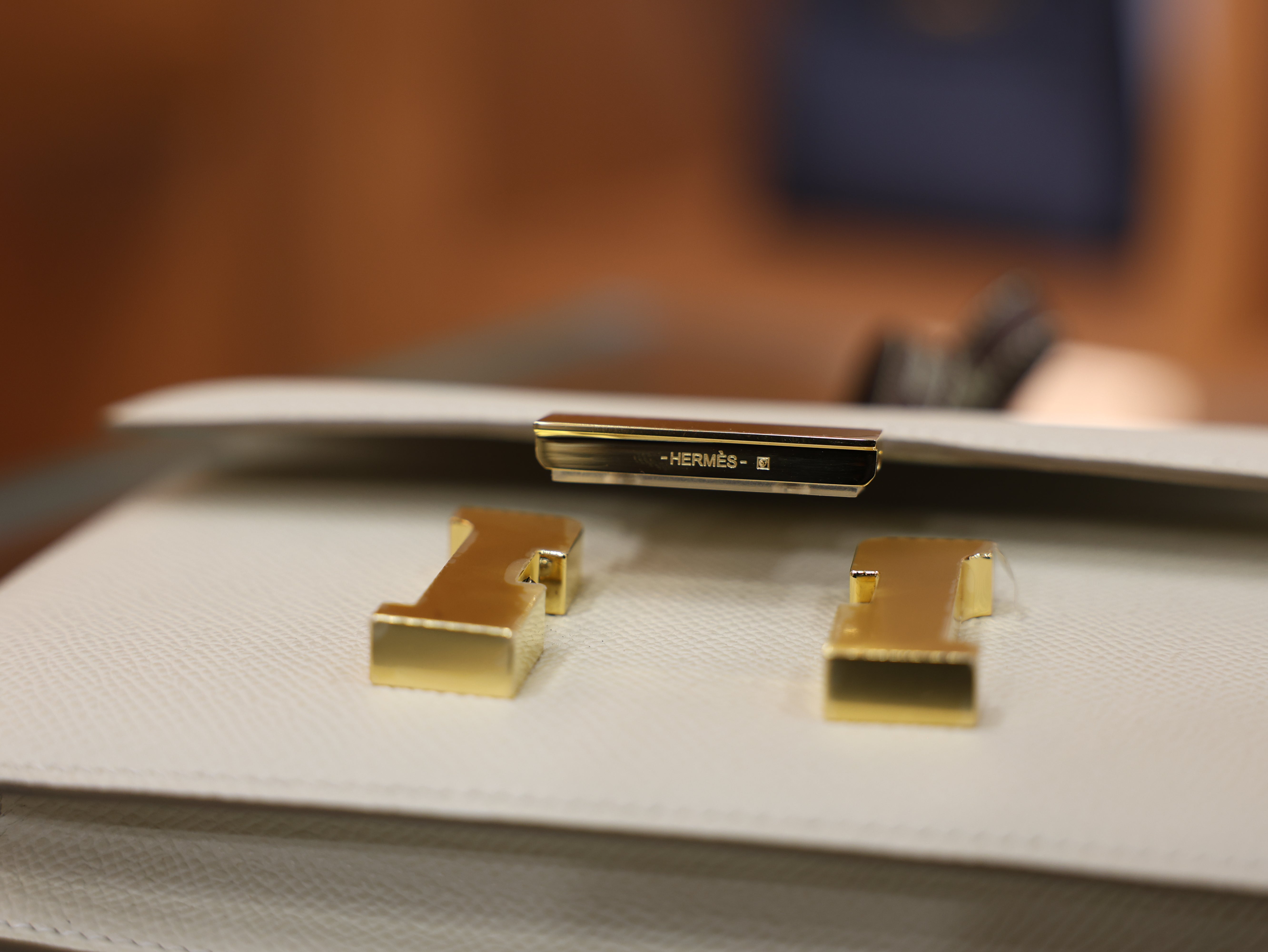 콘스탄스 18 앱송 끄레 금장