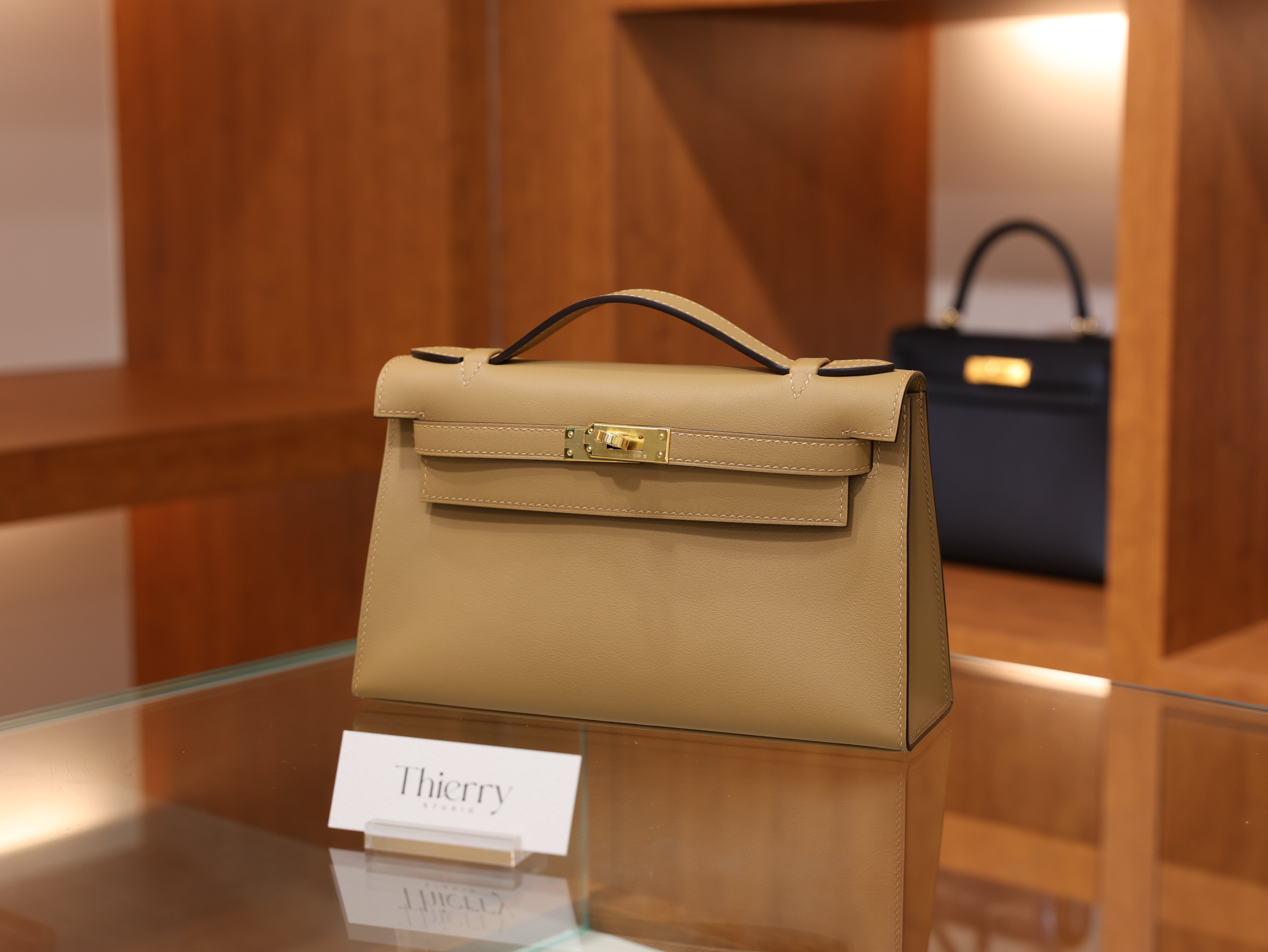 켈리 포쉐트 스위프트 차이 금장