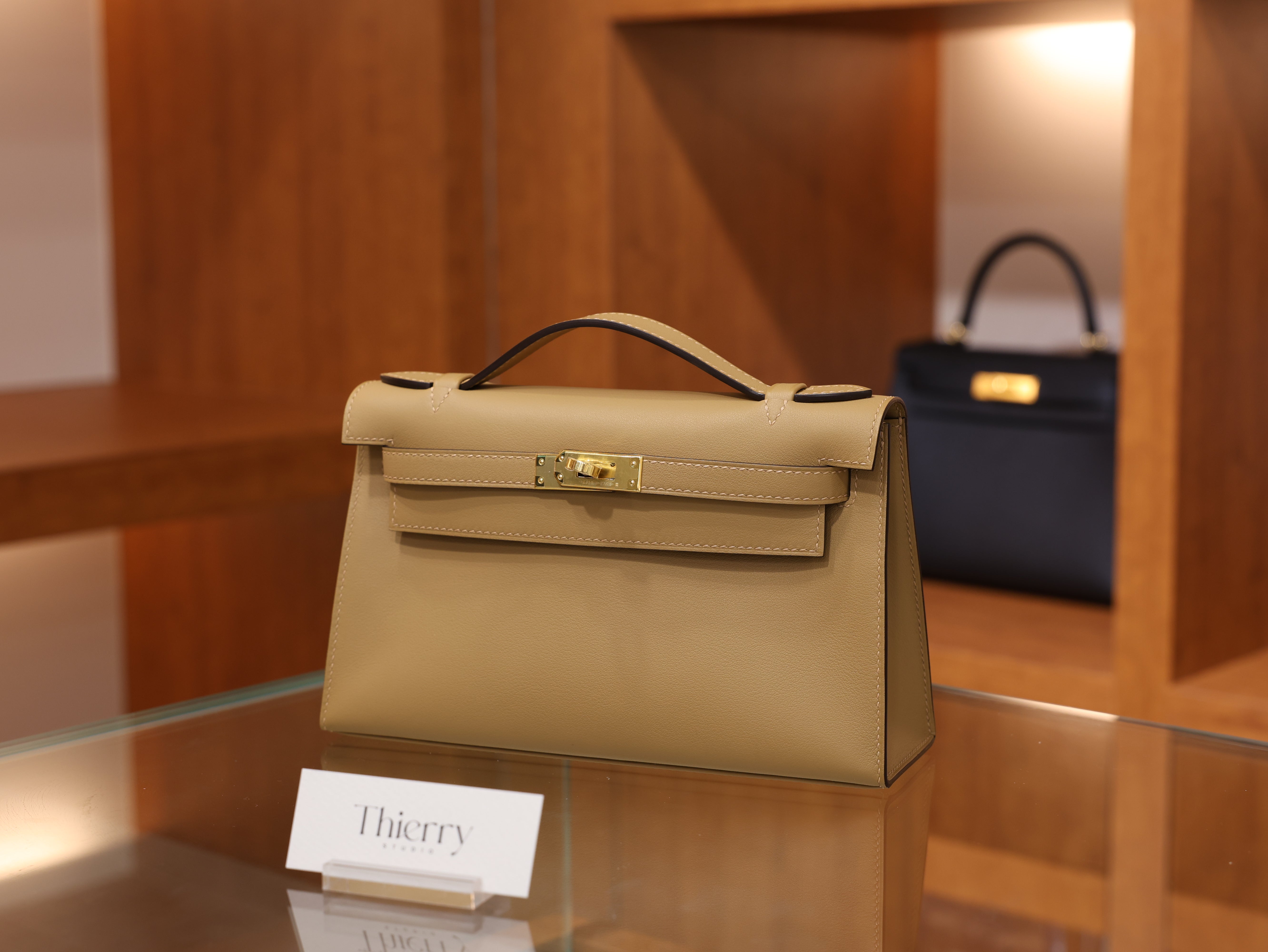 켈리 포쉐트 스위프트 차이 금장