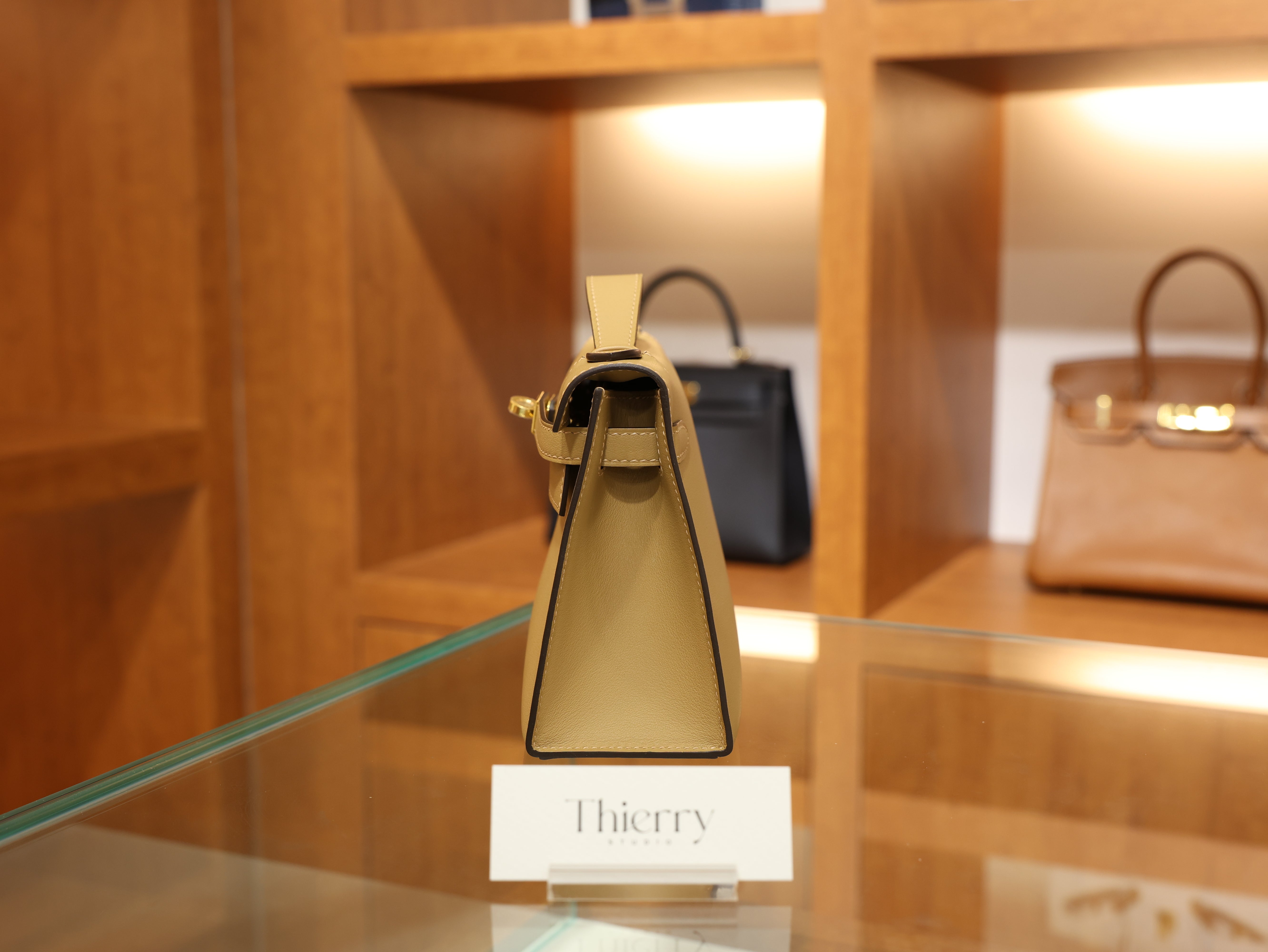 켈리 포쉐트 스위프트 차이 금장