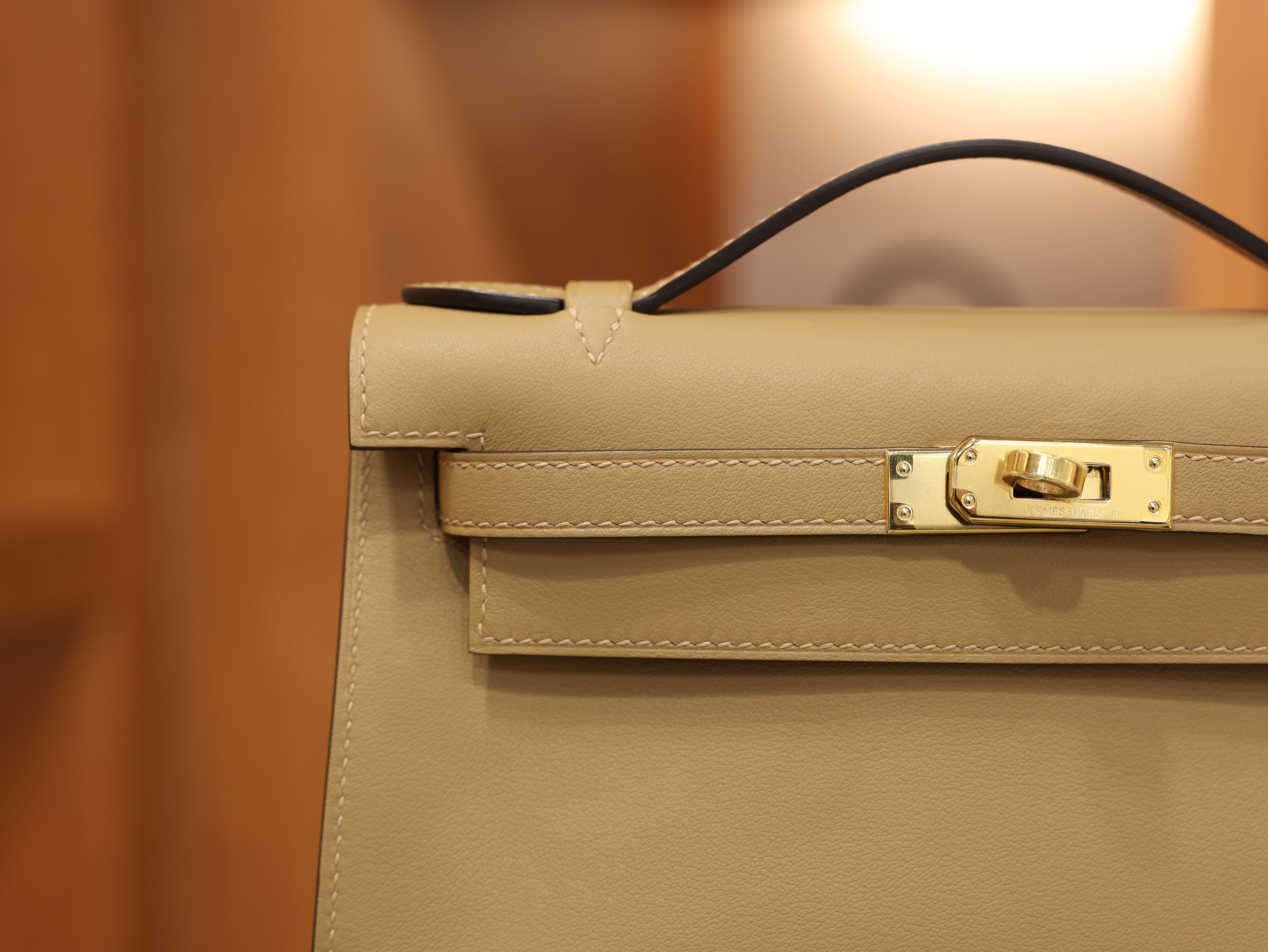 켈리 포쉐트 스위프트 차이 금장