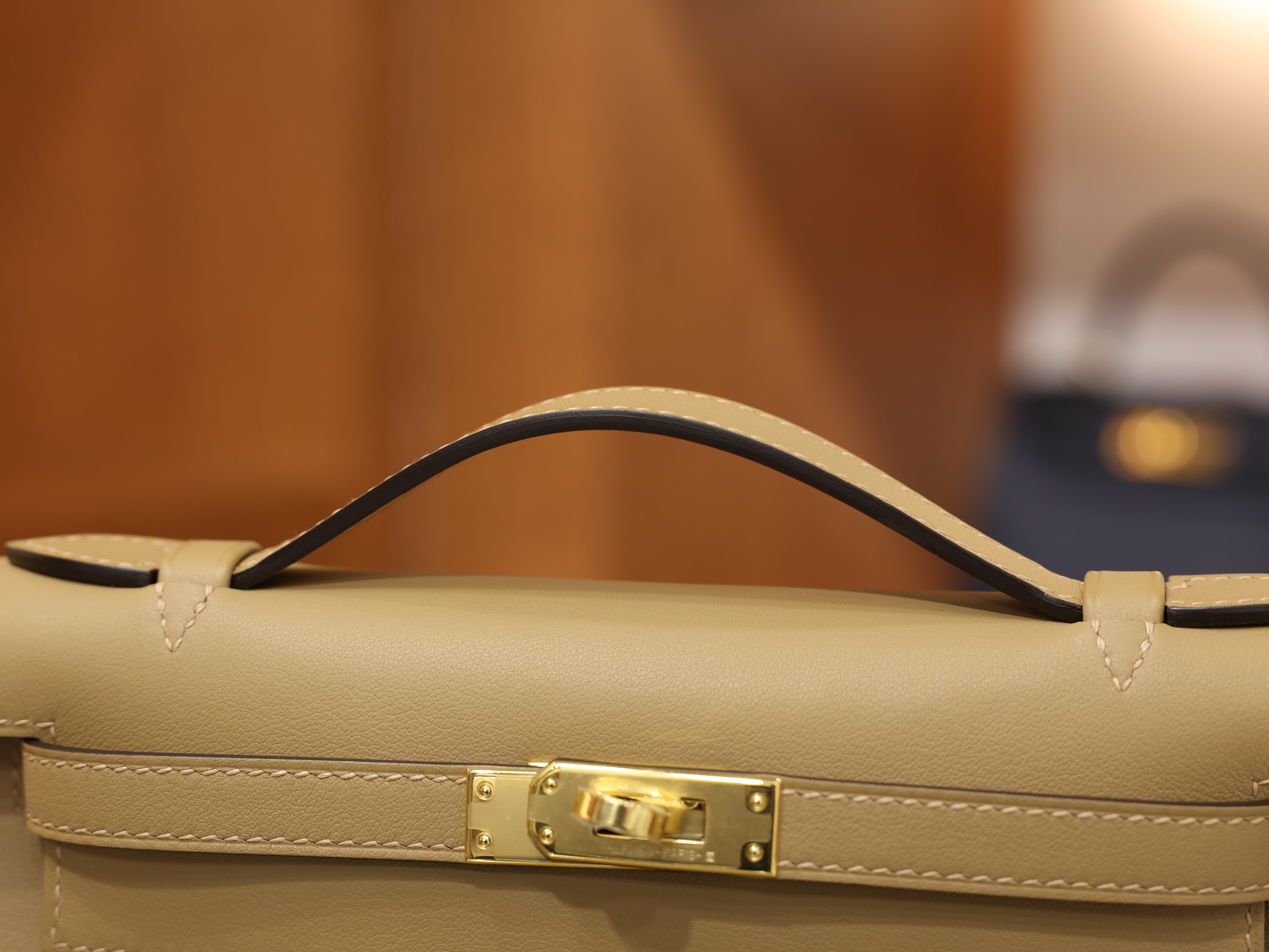 켈리 포쉐트 스위프트 차이 금장