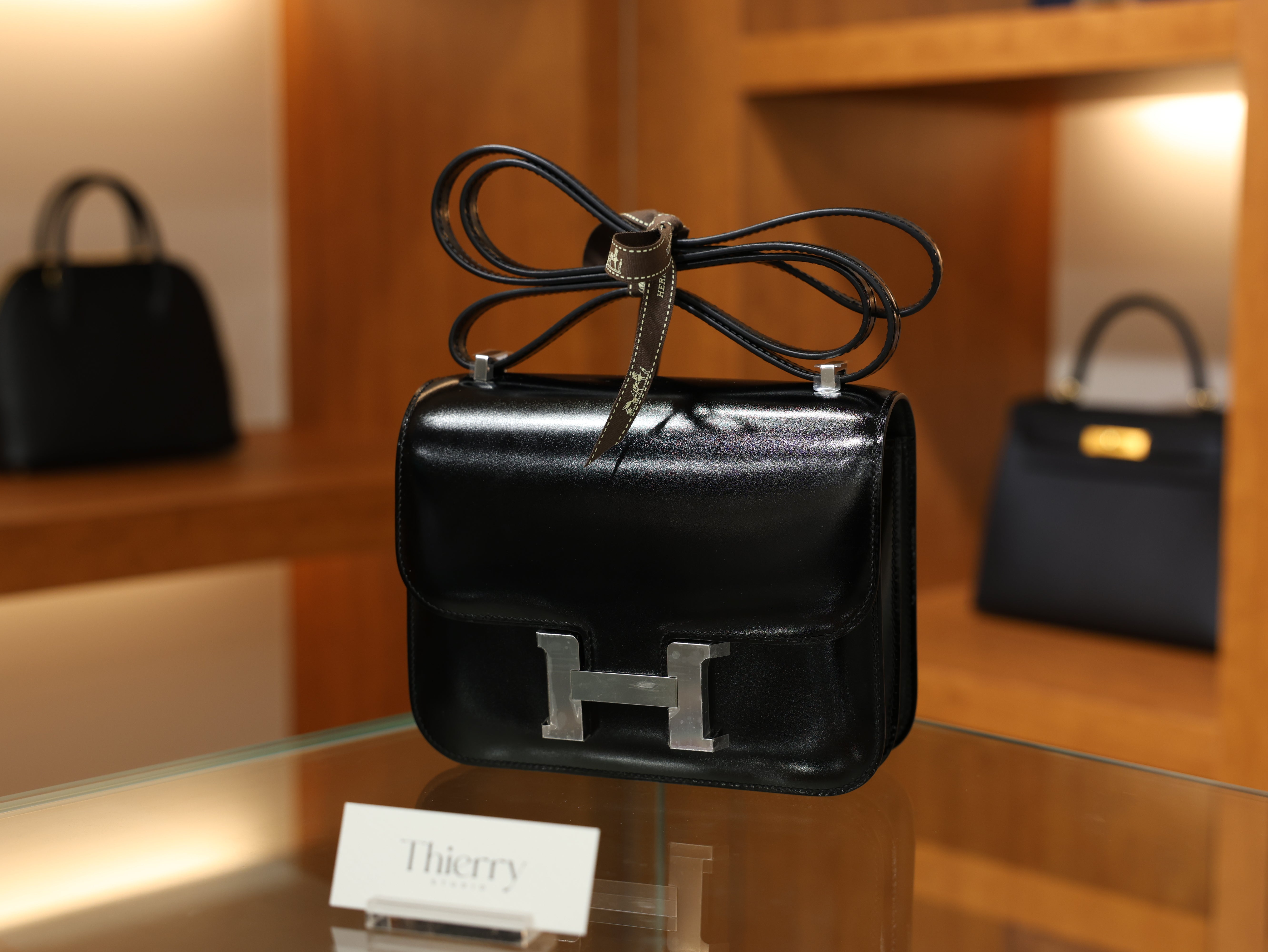 콘스탄스 18 복스 블랙 은장