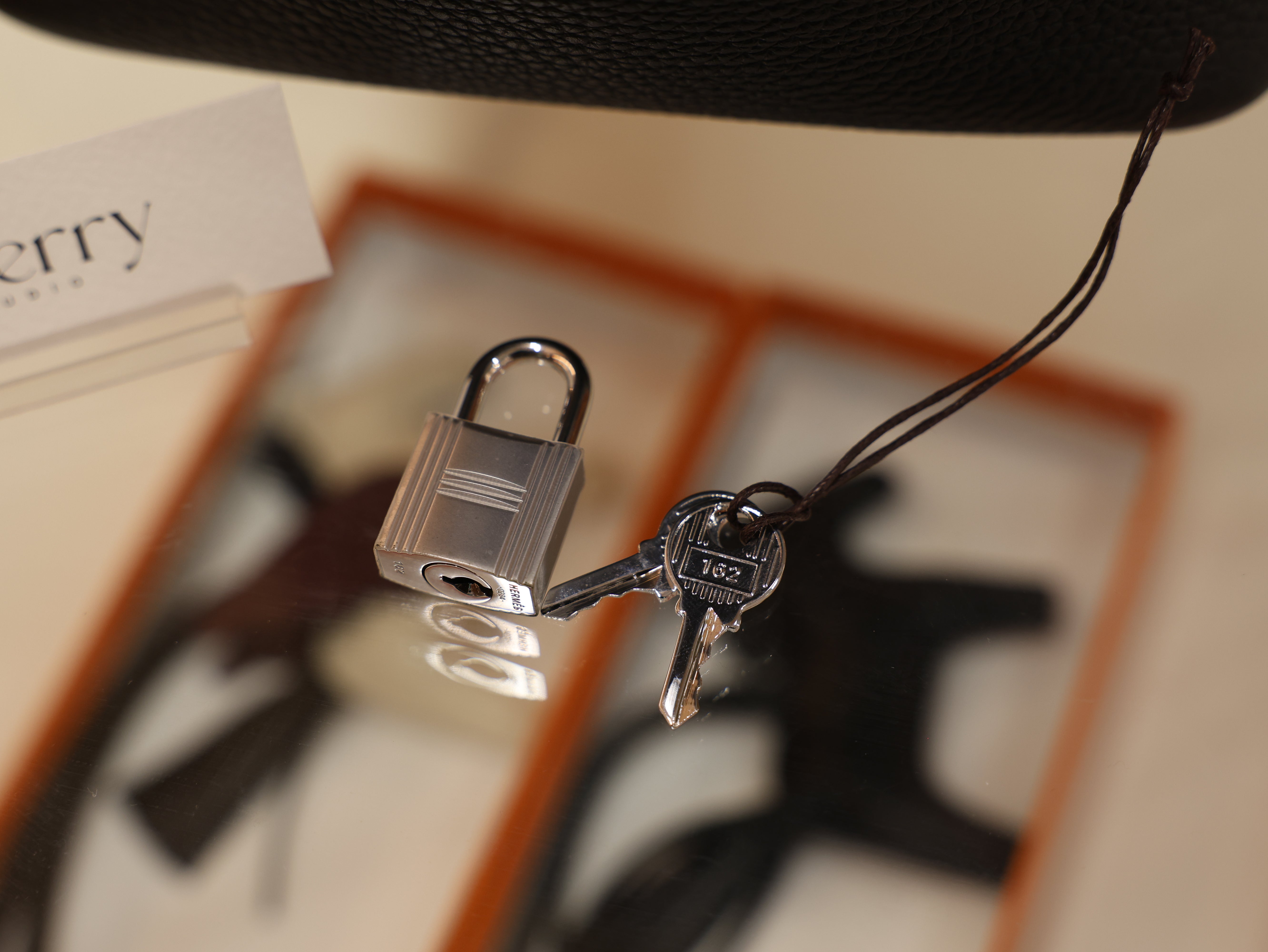 피코탄 18 끌레망스 블랙 은장