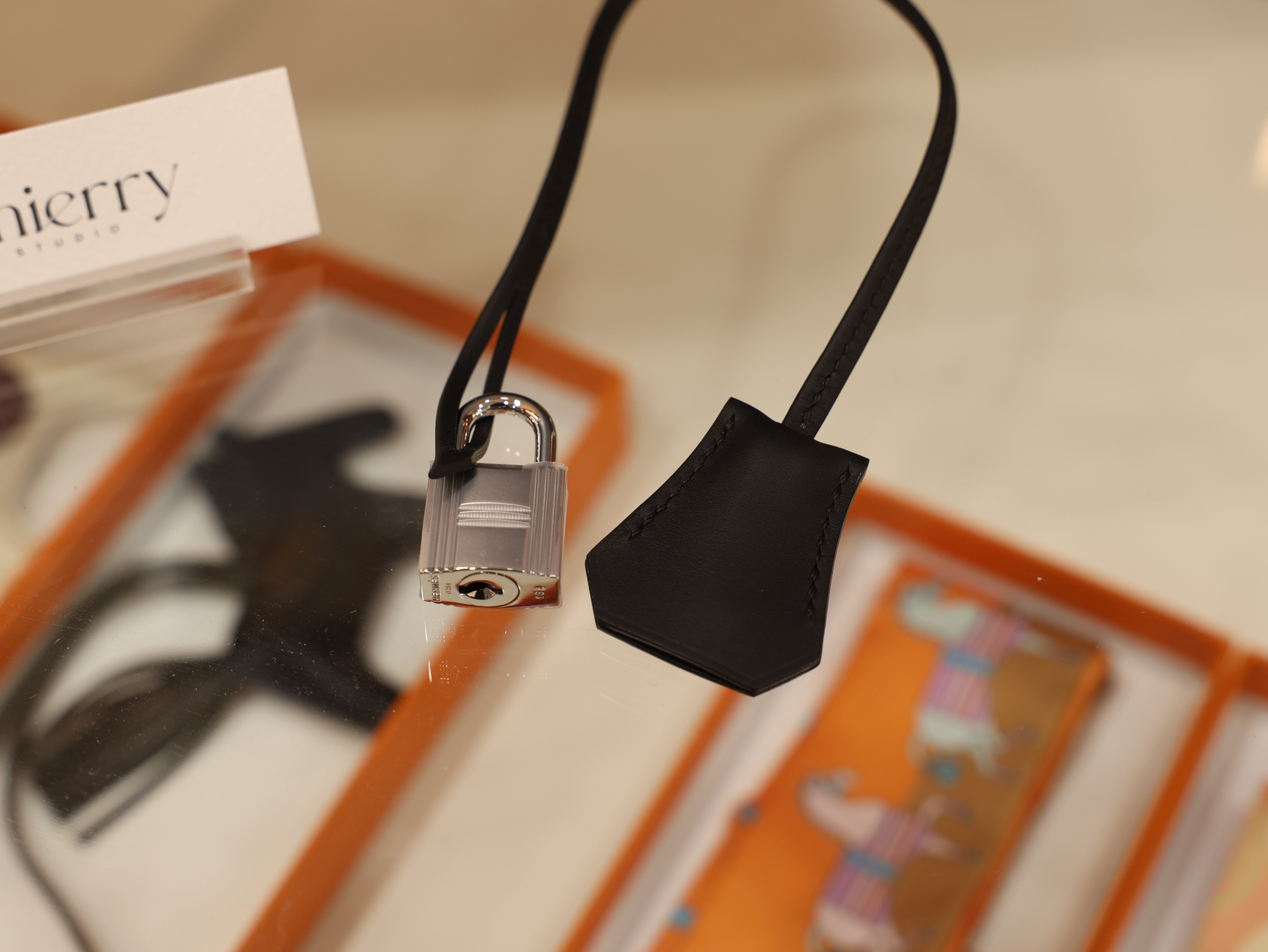 버킨 40 스위프트 블랙 은장